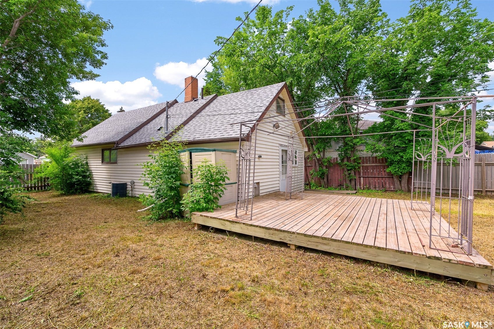 528 Ominica Street E, Moose Jaw SK S6H 0H3