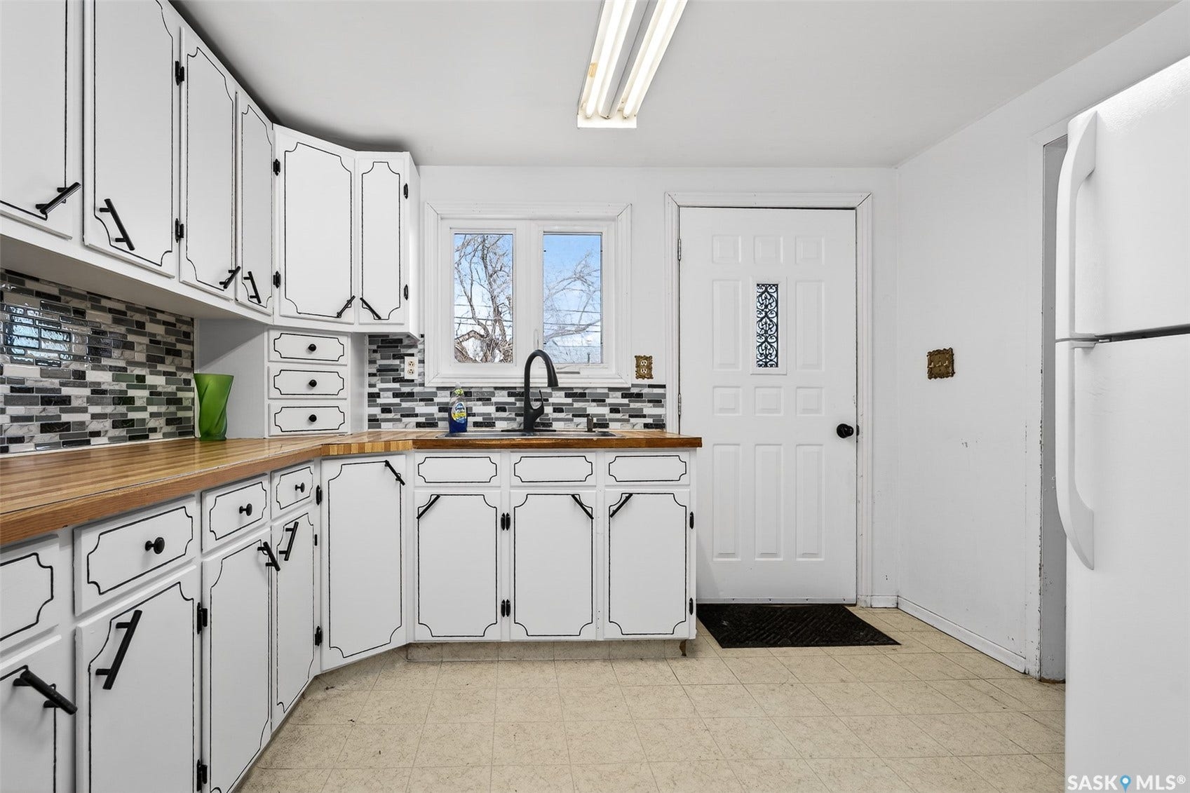 528 Ominica Street E, Moose Jaw SK S6H 0H3