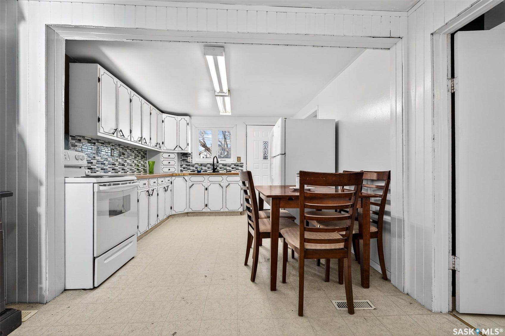 528 Ominica Street E, Moose Jaw SK S6H 0H3