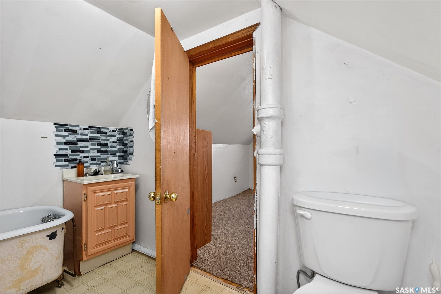 528 Ominica Street E, Moose Jaw SK S6H 0H3