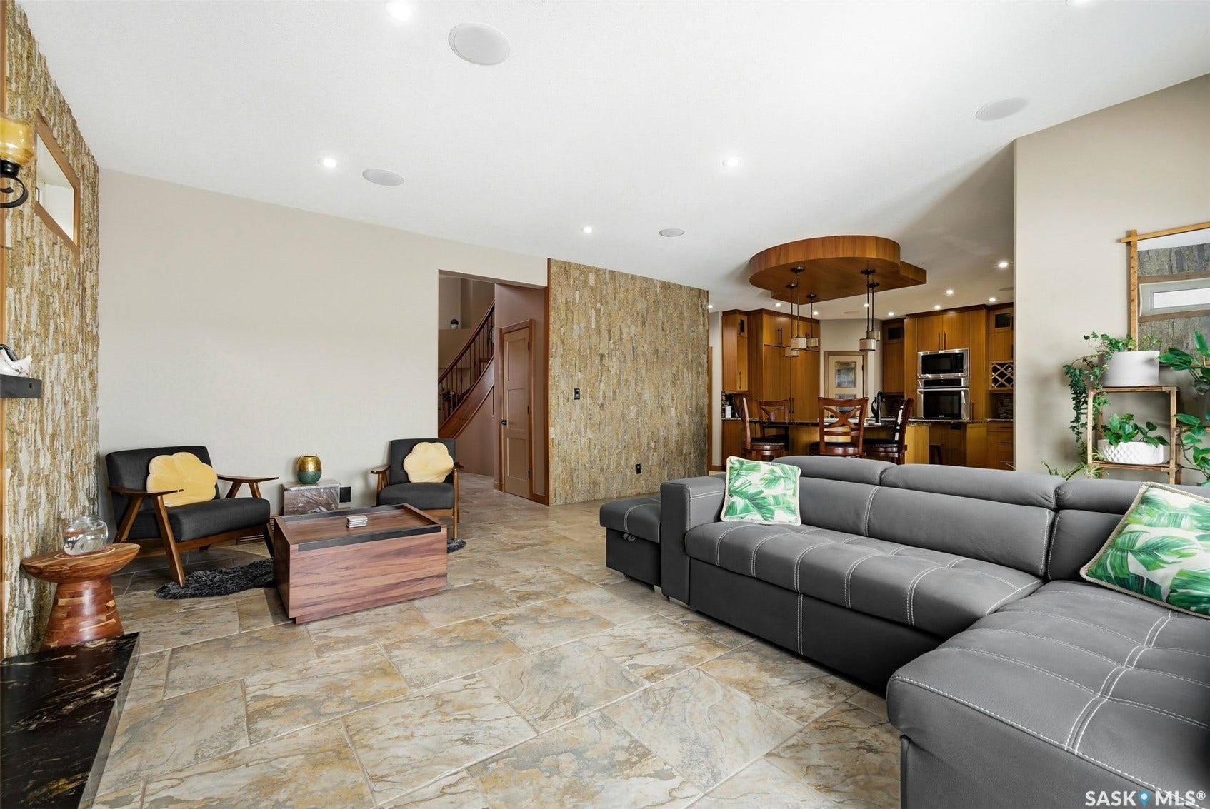 7502 Lilac Place, Regina SK S4Y 0B3