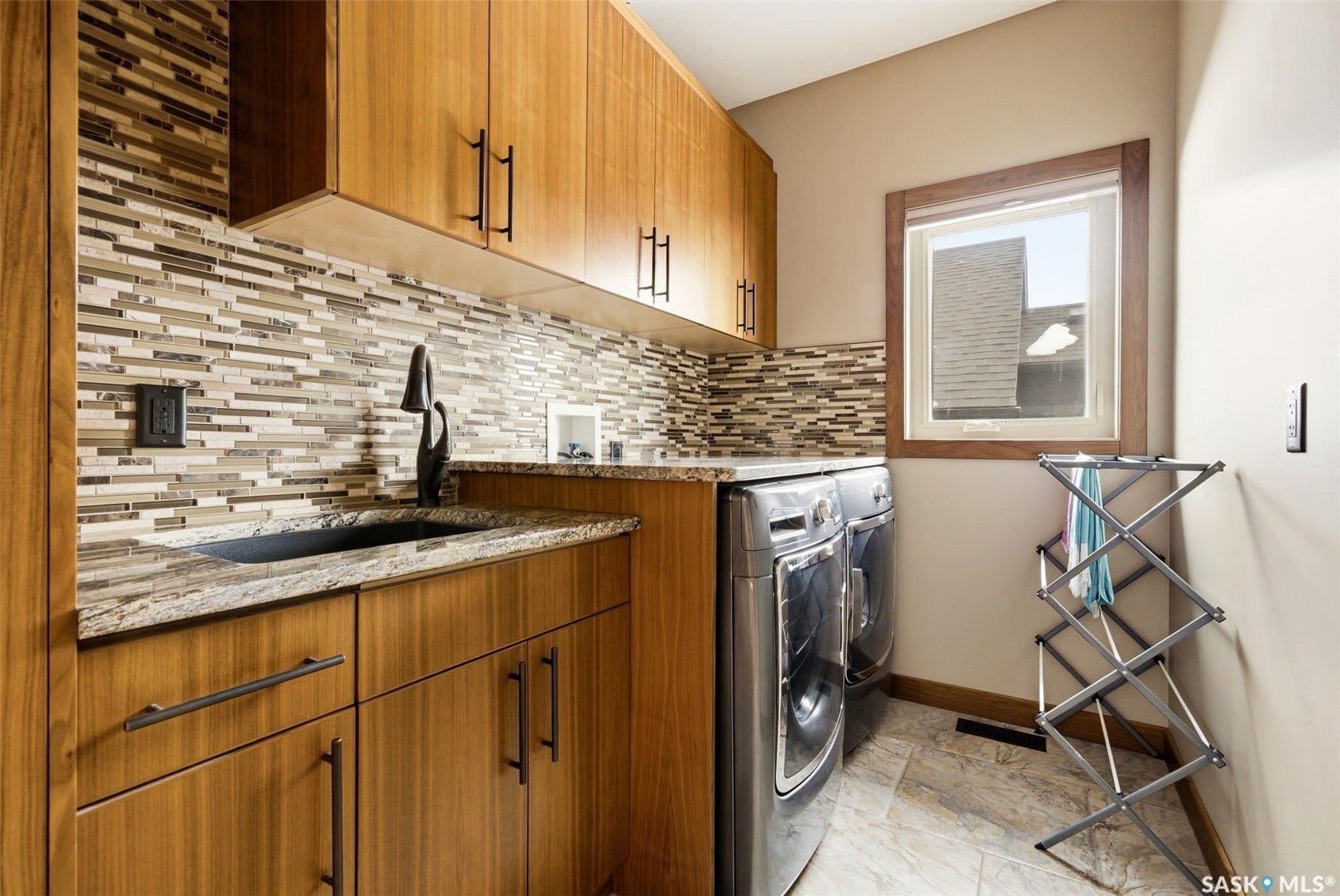 7502 Lilac Place, Regina SK S4Y 0B3