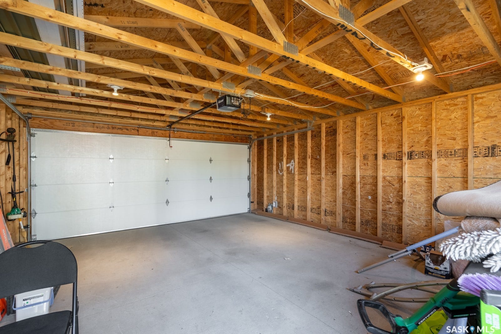 4648 James Hill Road, Regina SK S4W 0C7 4648 James Hill Road, Regina SK S4W 0C7
