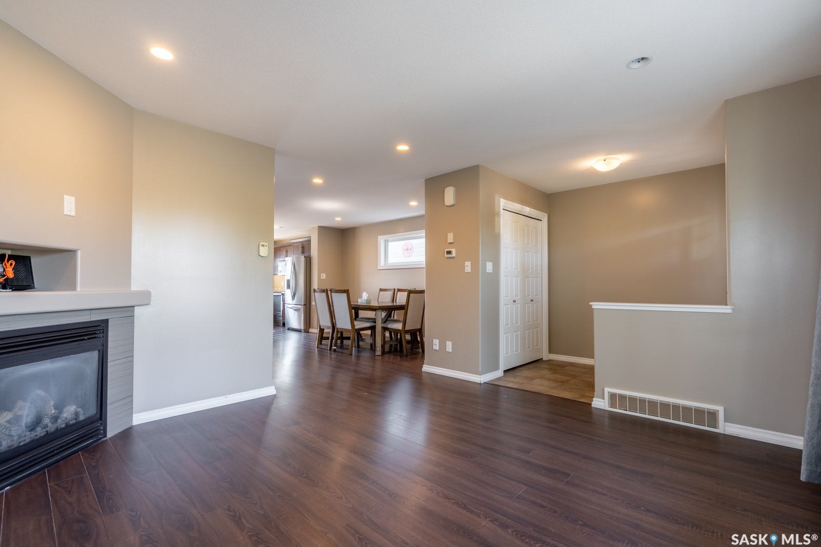 4648 James Hill Road, Regina SK S4W 0C7 4648 James Hill Road, Regina SK S4W 0C7