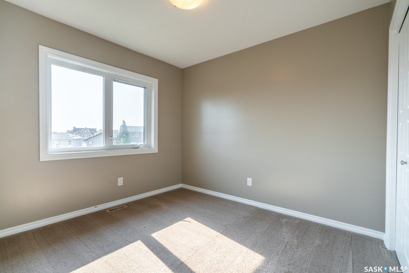 4648 James Hill Road, Regina SK S4W 0C7 4648 James Hill Road, Regina SK S4W 0C7