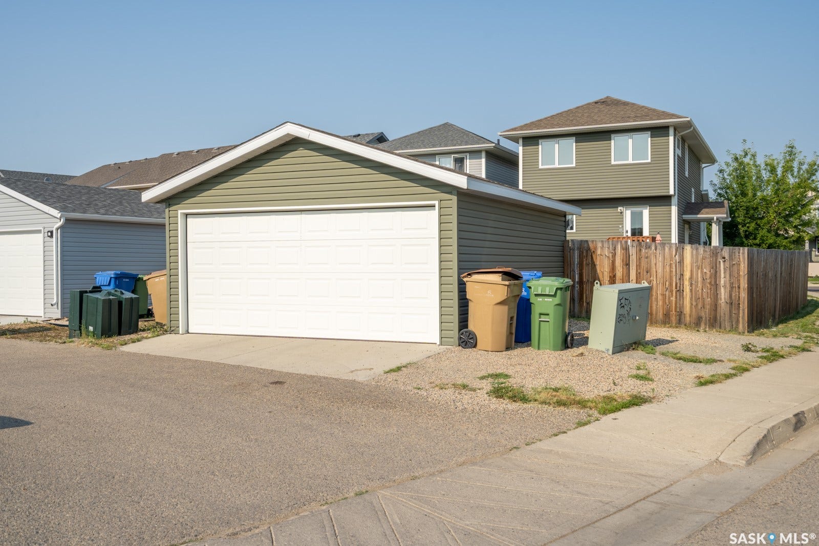 4648 James Hill Road, Regina SK S4W 0C7 4648 James Hill Road, Regina SK S4W 0C7