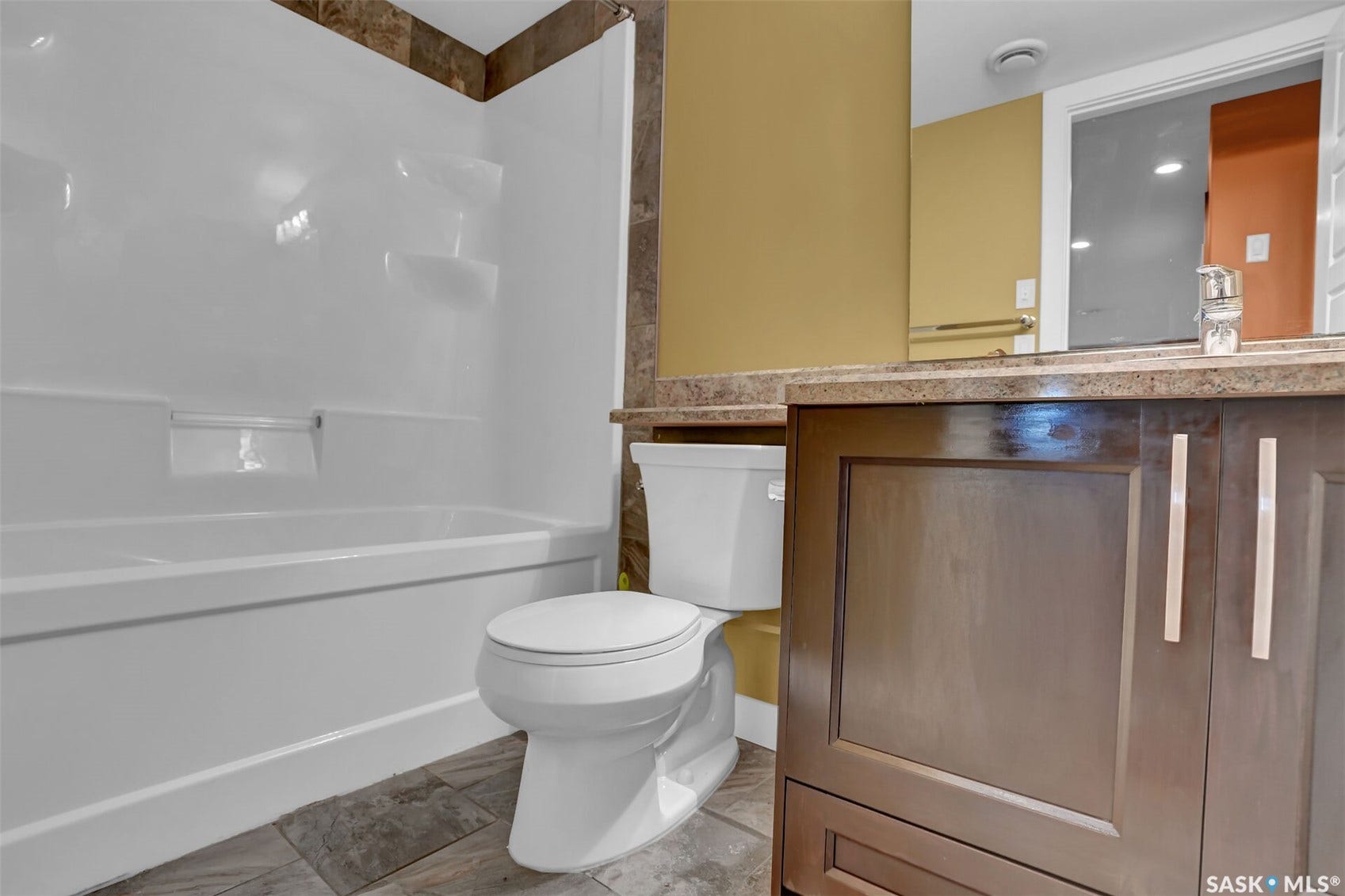 6033 Little Pine Loop, Regina SK S4X 0H5 6033 Little Pine Loop, Regina SK S4X 0H5