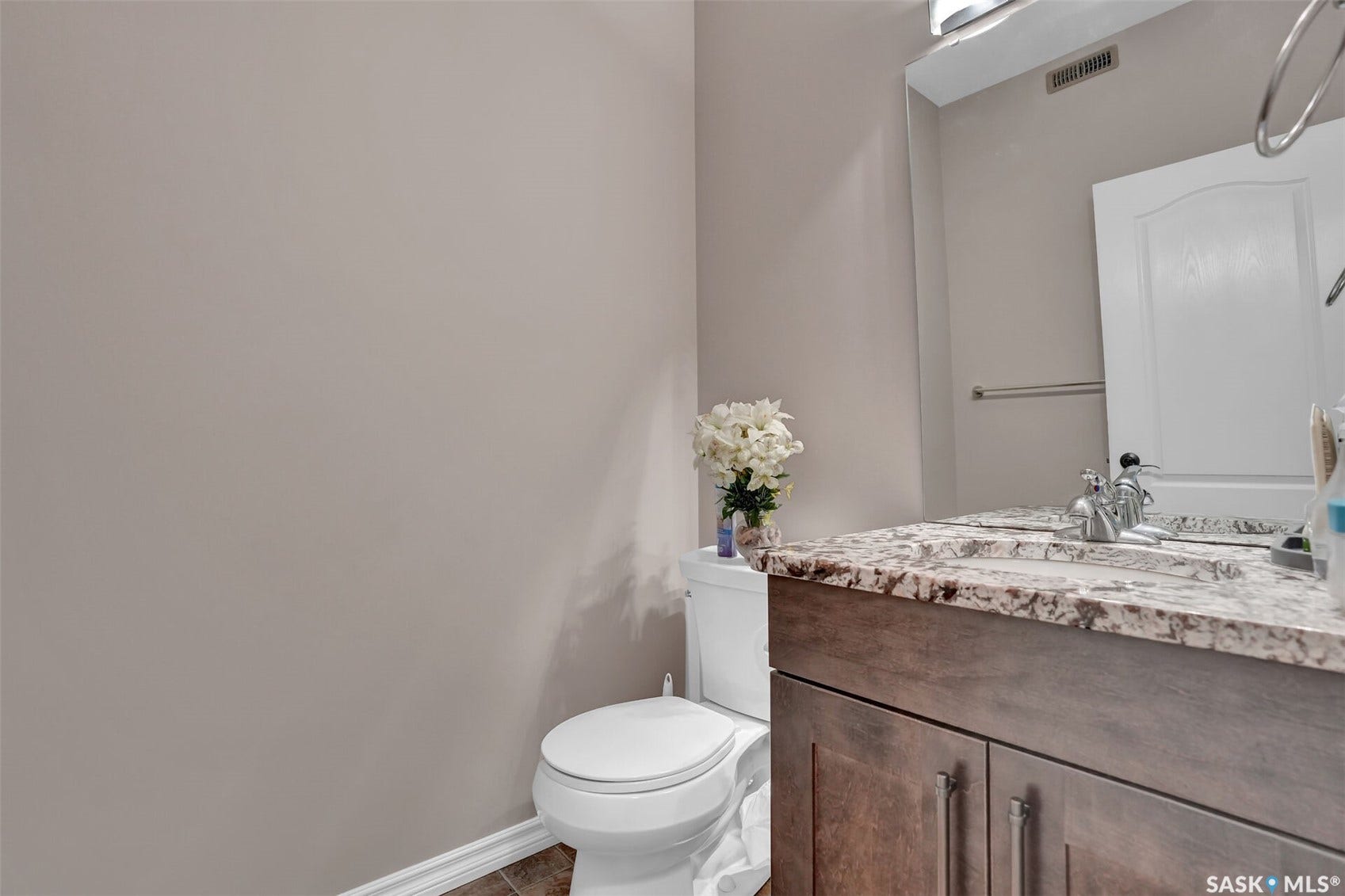 3826 GOLDFINCH Way, Regina SK S4V 1S4 3826 GOLDFINCH Way, Regina SK S4V 1S4