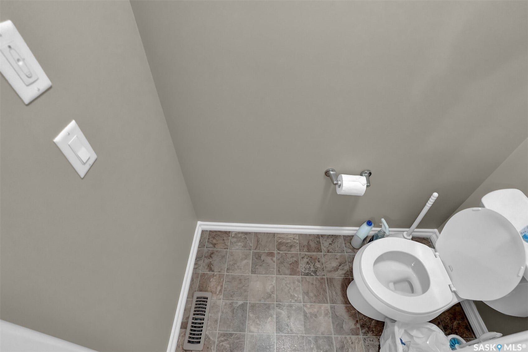 3826 GOLDFINCH Way, Regina SK S4V 1S4 3826 GOLDFINCH Way, Regina SK S4V 1S4