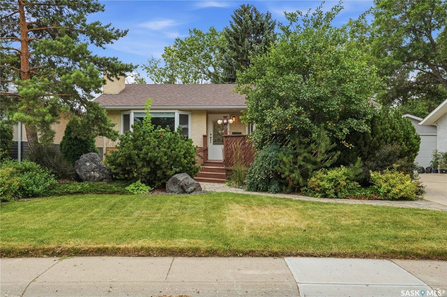 Property photo for 19 Thomson Avenue, Regina SK