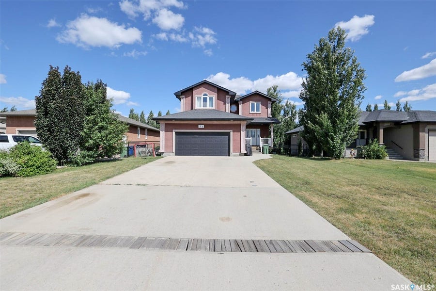 Property photo for 71 Fairway Crescent, White City SK