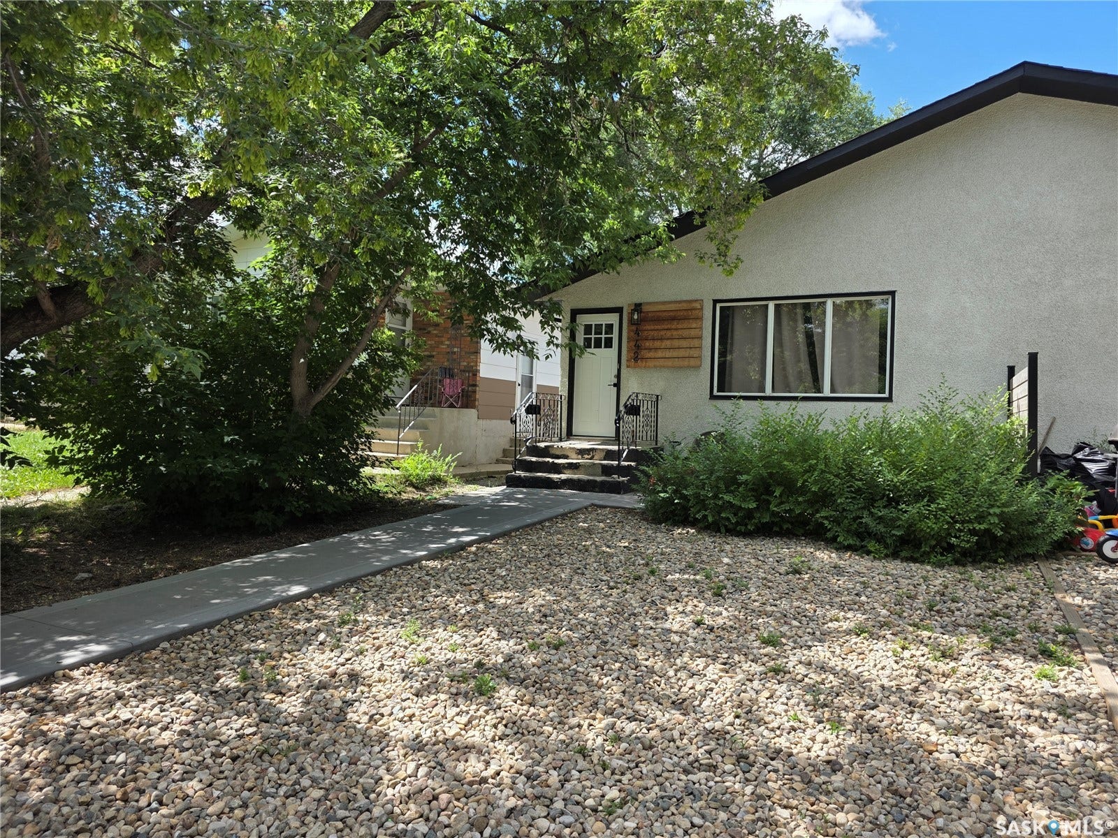 440-442 Connaught Street, Regina SK S4R 4W9 440-442 Connaught Street, Regina SK S4R 4W9