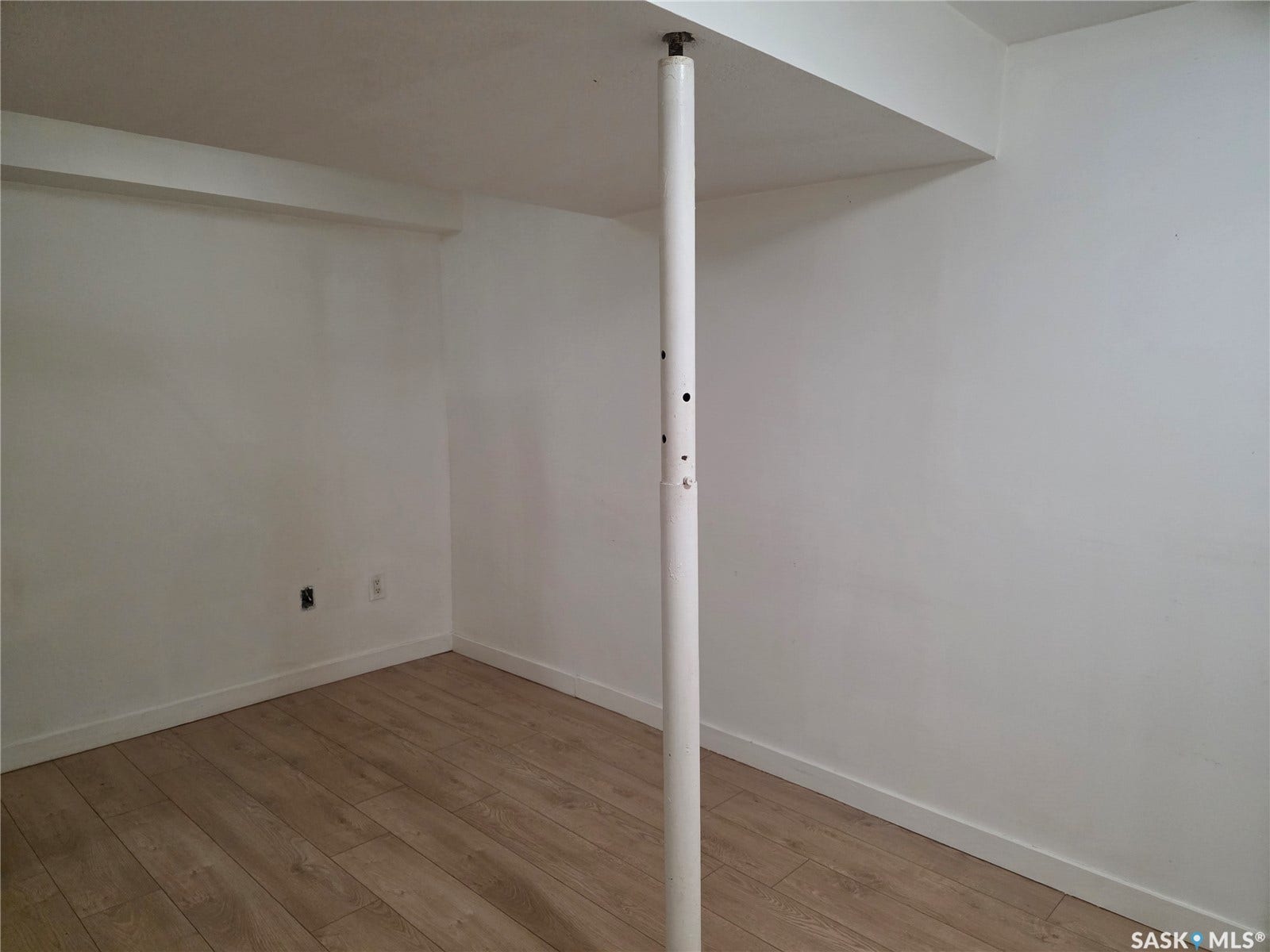 440-442 Connaught Street, Regina SK S4R 4W9 440-442 Connaught Street, Regina SK S4R 4W9