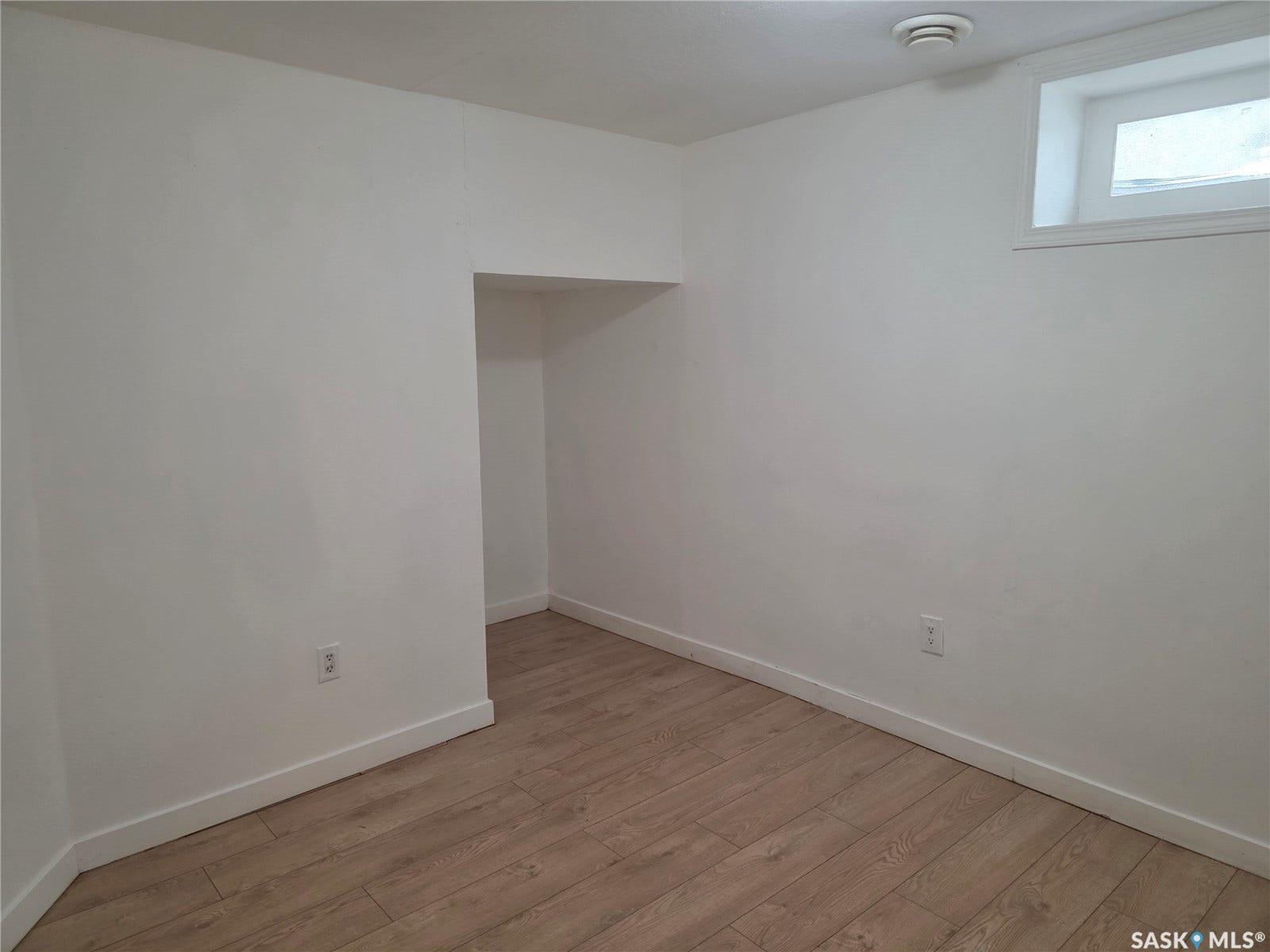 440-442 Connaught Street, Regina SK S4R 4W9 440-442 Connaught Street, Regina SK S4R 4W9