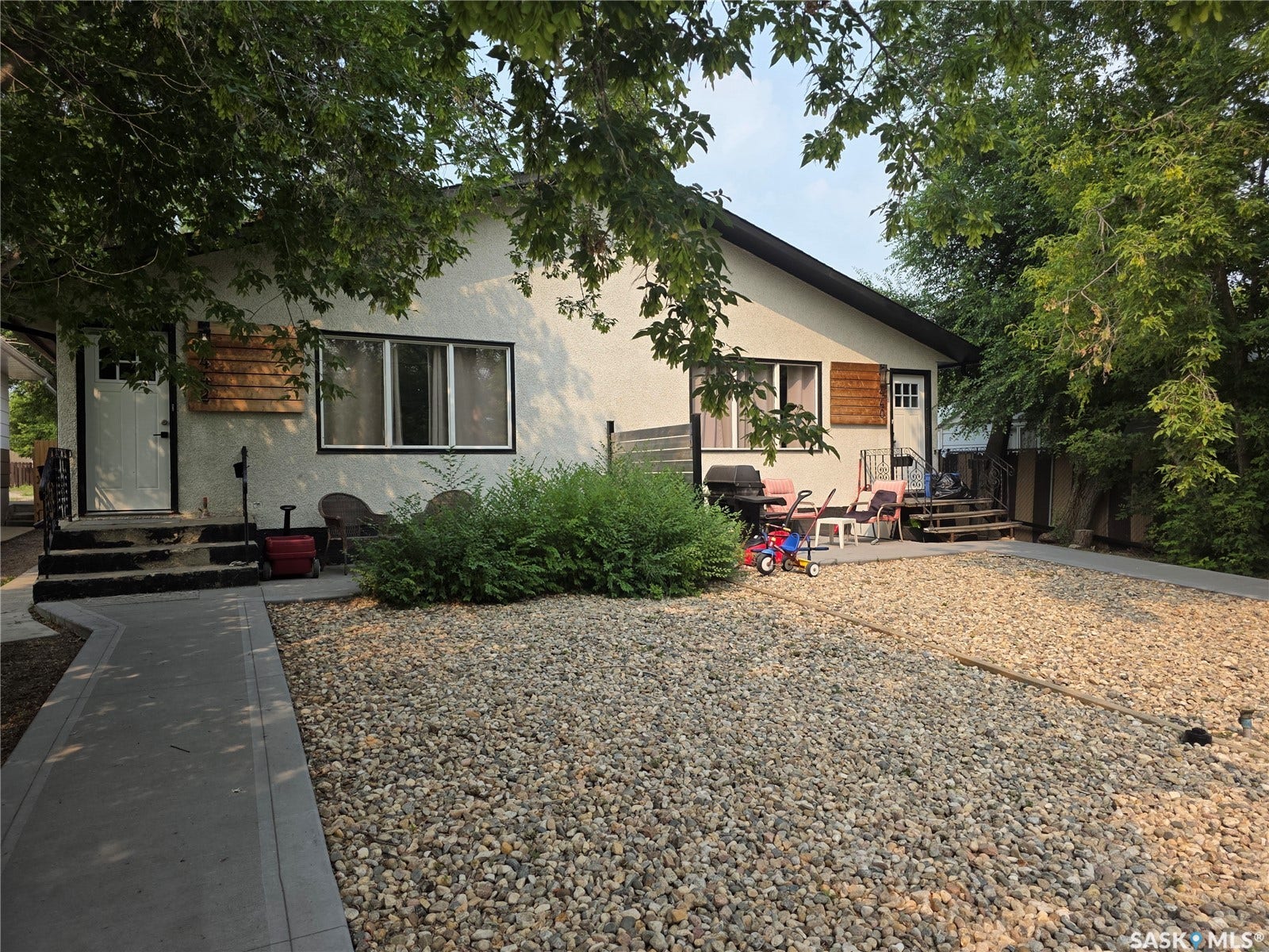 440-442 Connaught Street, Regina SK S4R 4W9 440-442 Connaught Street, Regina SK S4R 4W9