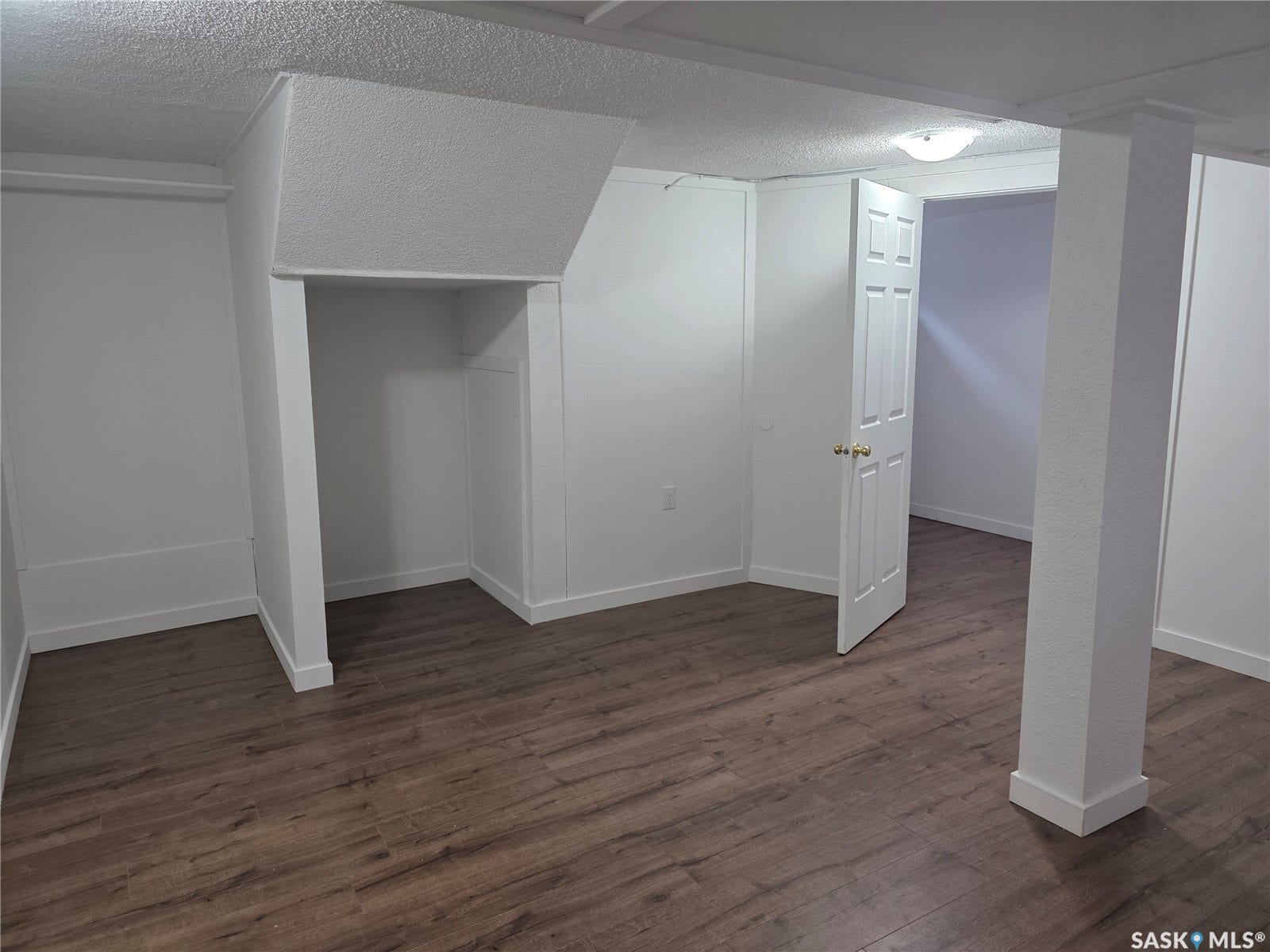 440-442 Connaught Street, Regina SK S4R 4W9 440-442 Connaught Street, Regina SK S4R 4W9