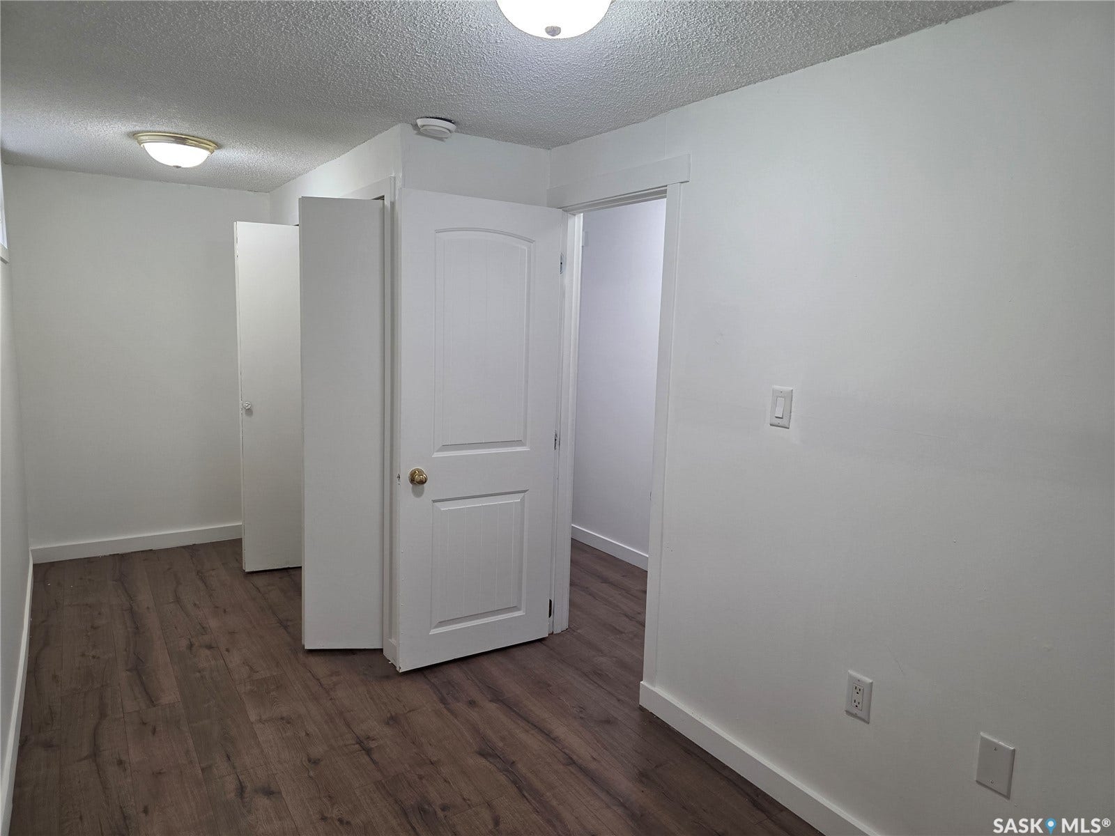 440-442 Connaught Street, Regina SK S4R 4W9 440-442 Connaught Street, Regina SK S4R 4W9