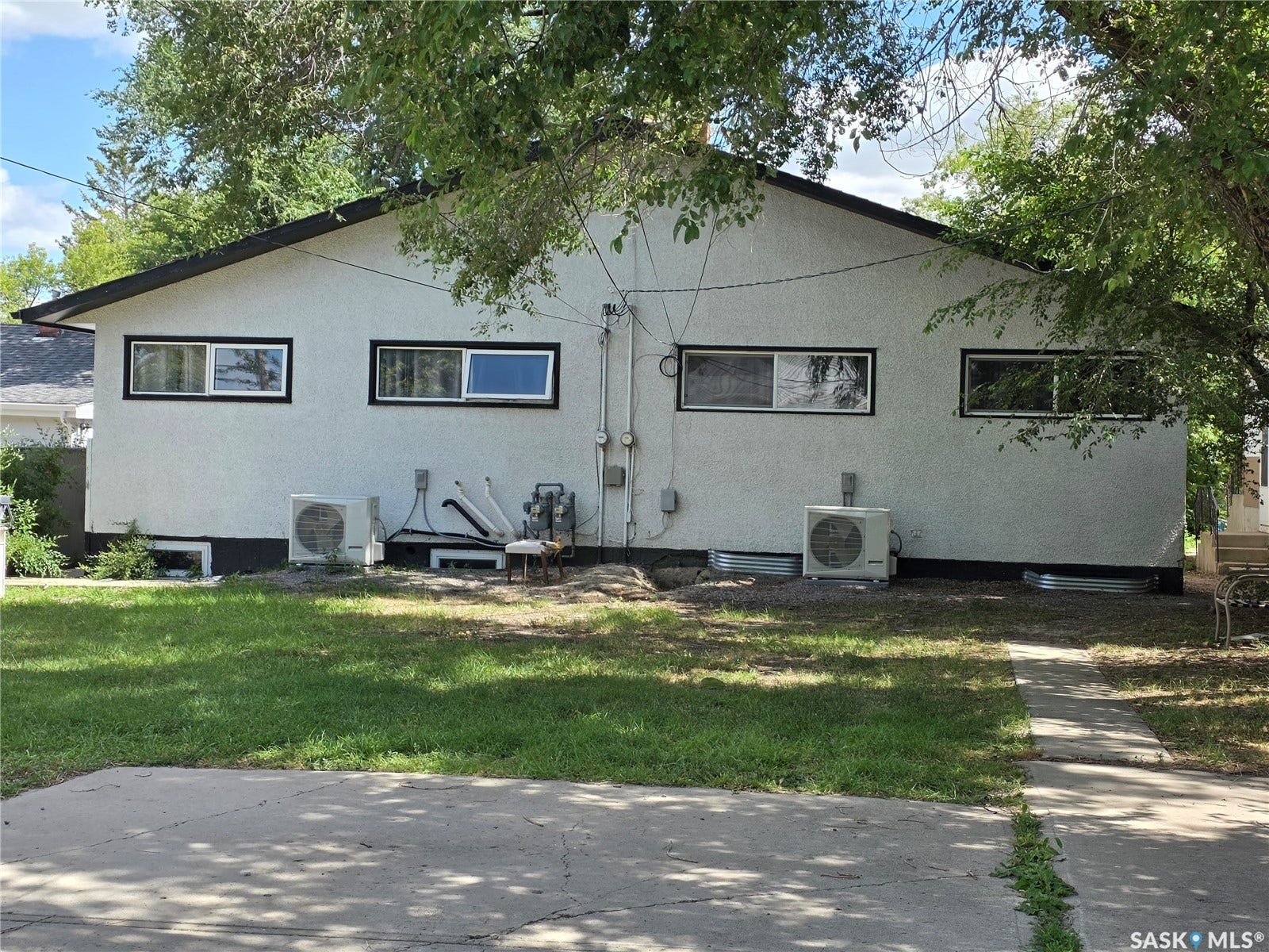 440-442 Connaught Street, Regina SK S4R 4W9 440-442 Connaught Street, Regina SK S4R 4W9