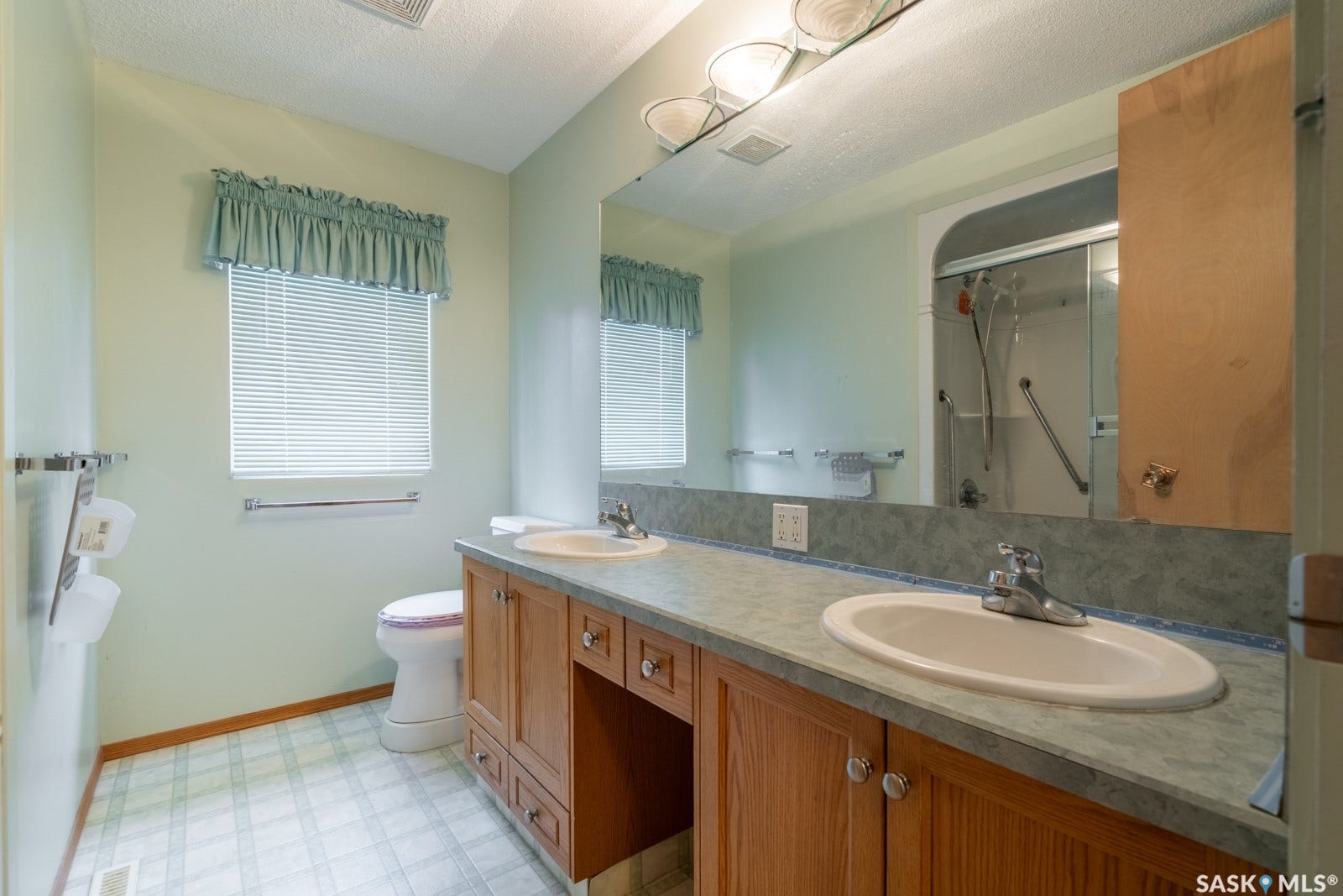 145 Mayfair Crescent, Regina SK S4S 4J1 145 Mayfair Crescent, Regina SK S4S 4J1