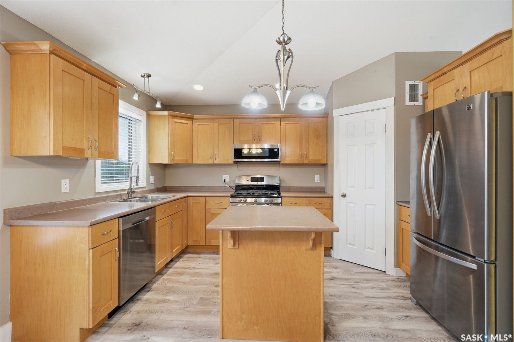 512 Ens Lane, Warman SK S0K 4S0