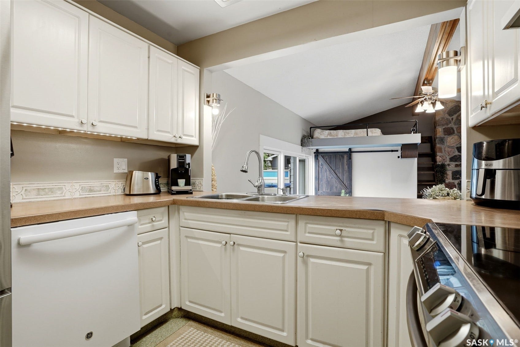 2705 Grant Road, Regina SK S4S 5G1
