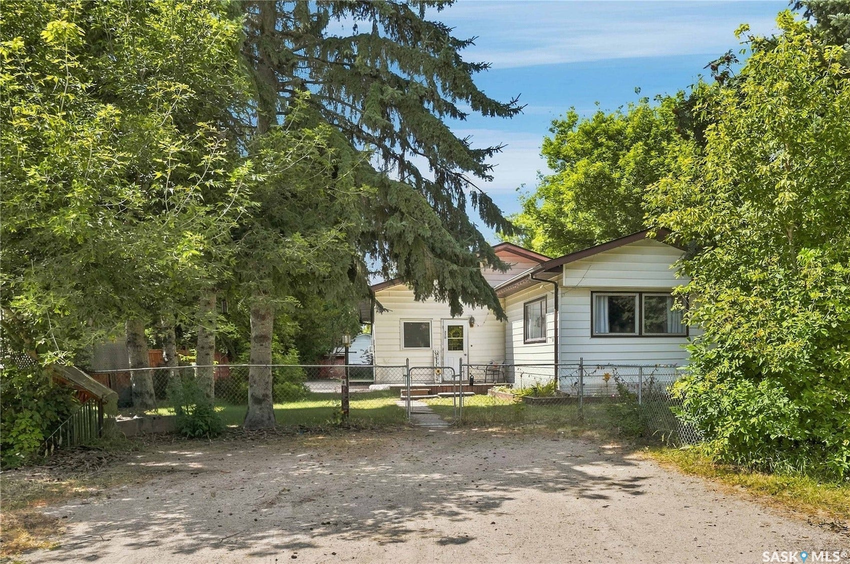 310 Second Street, Mclean SK S0G 3E0