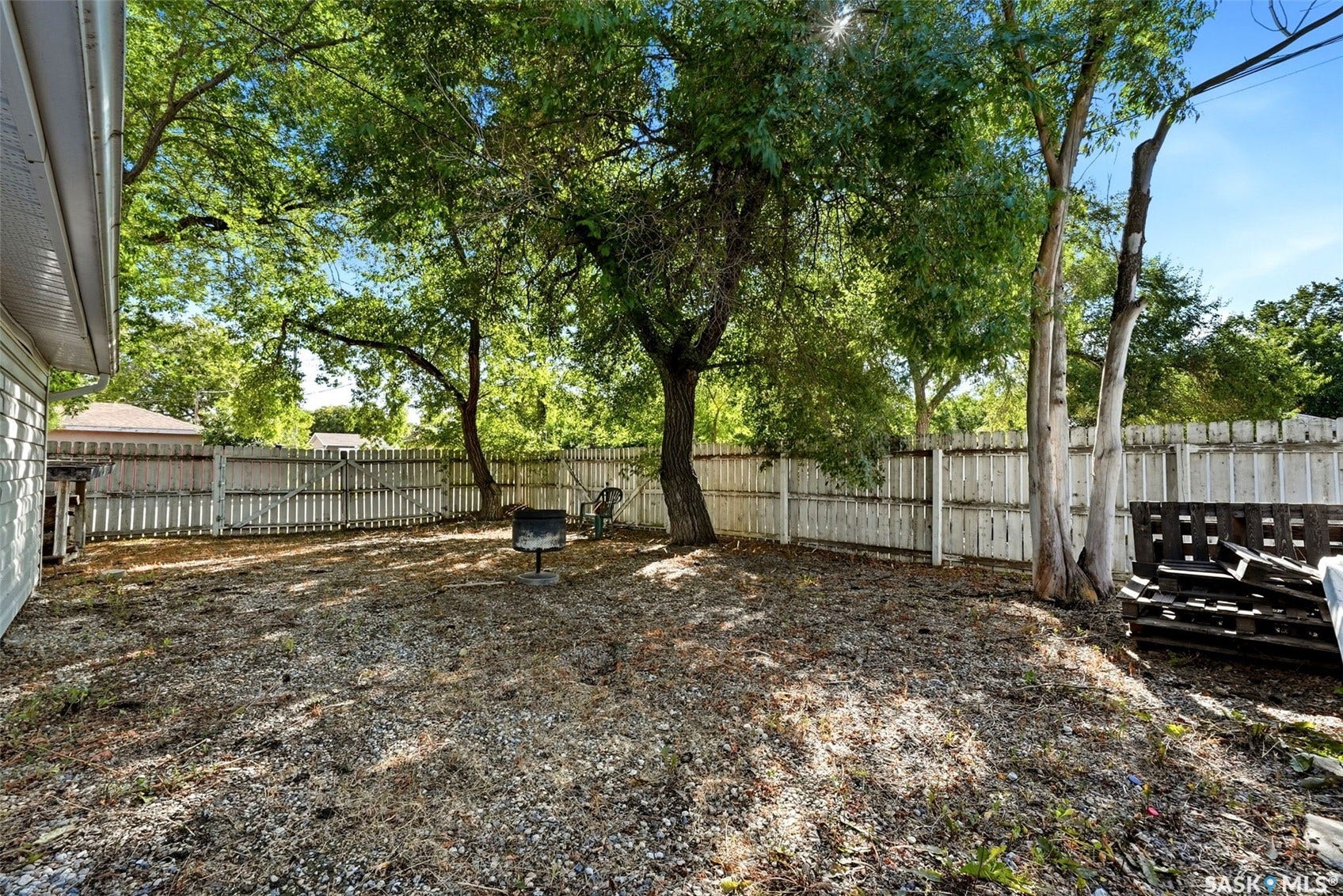 1410 4th Avenue N, Regina SK S4R 0T1