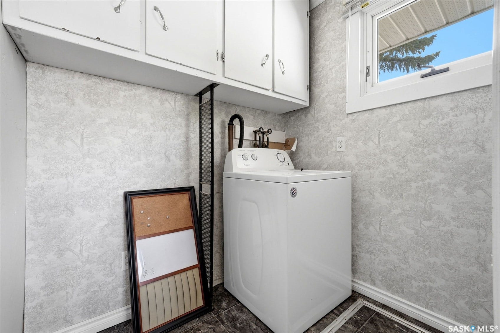 1410 4th Avenue N, Regina SK S4R 0T1