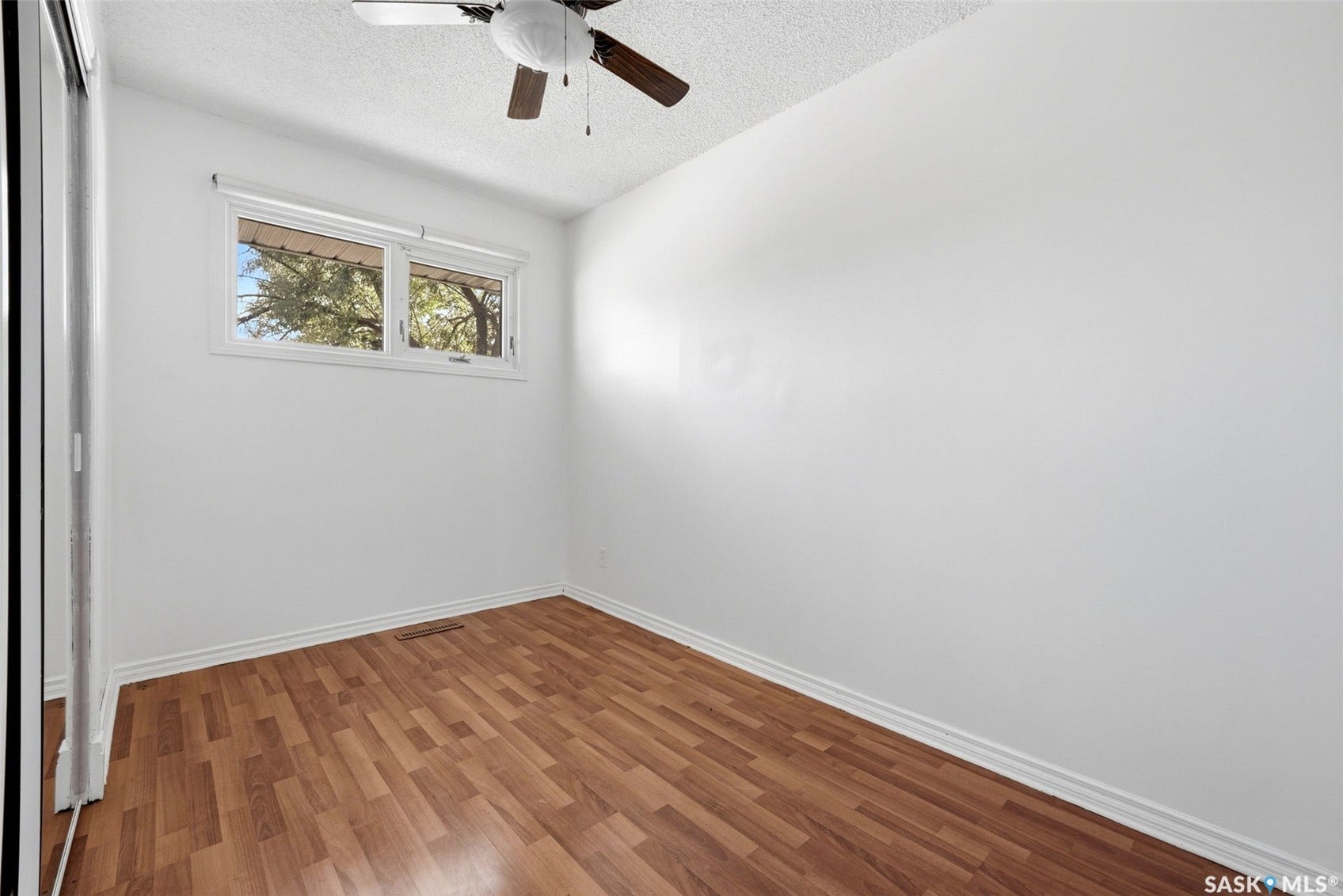 1410 4th Avenue N, Regina SK S4R 0T1