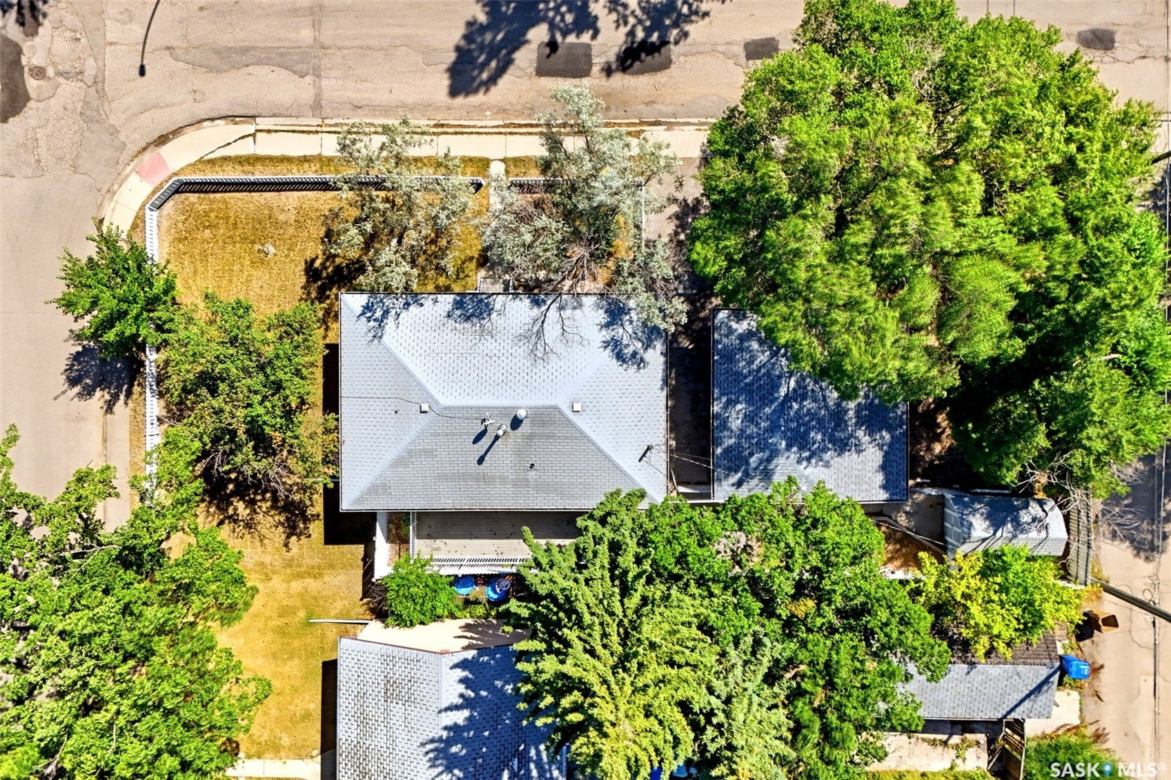 1410 4th Avenue N, Regina SK S4R 0T1