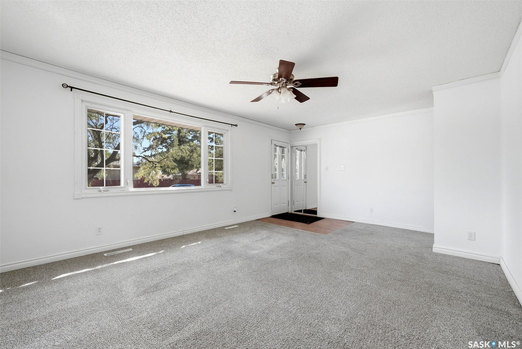 1410 4th Avenue N, Regina SK S4R 0T1