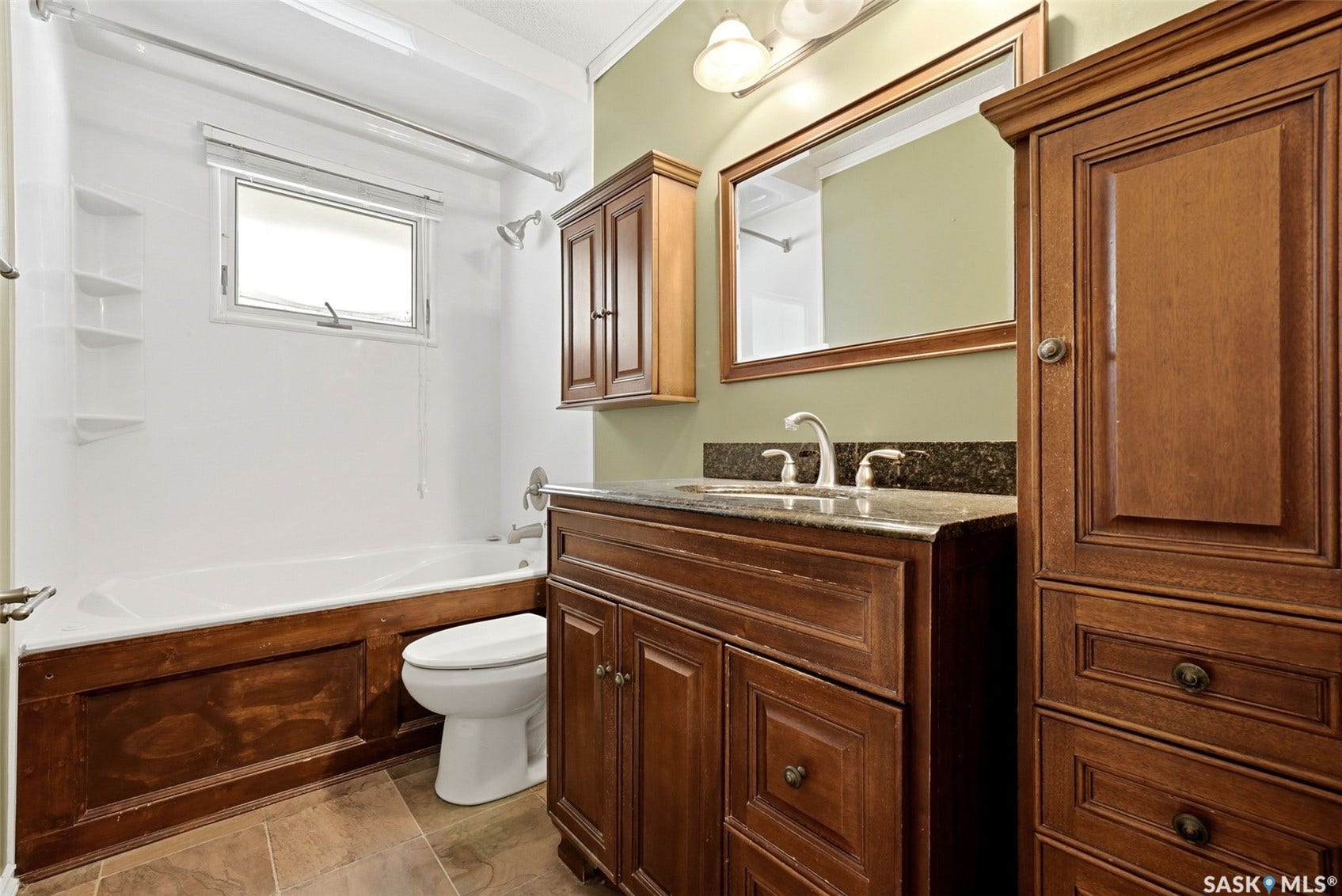 1410 4th Avenue N, Regina SK S4R 0T1