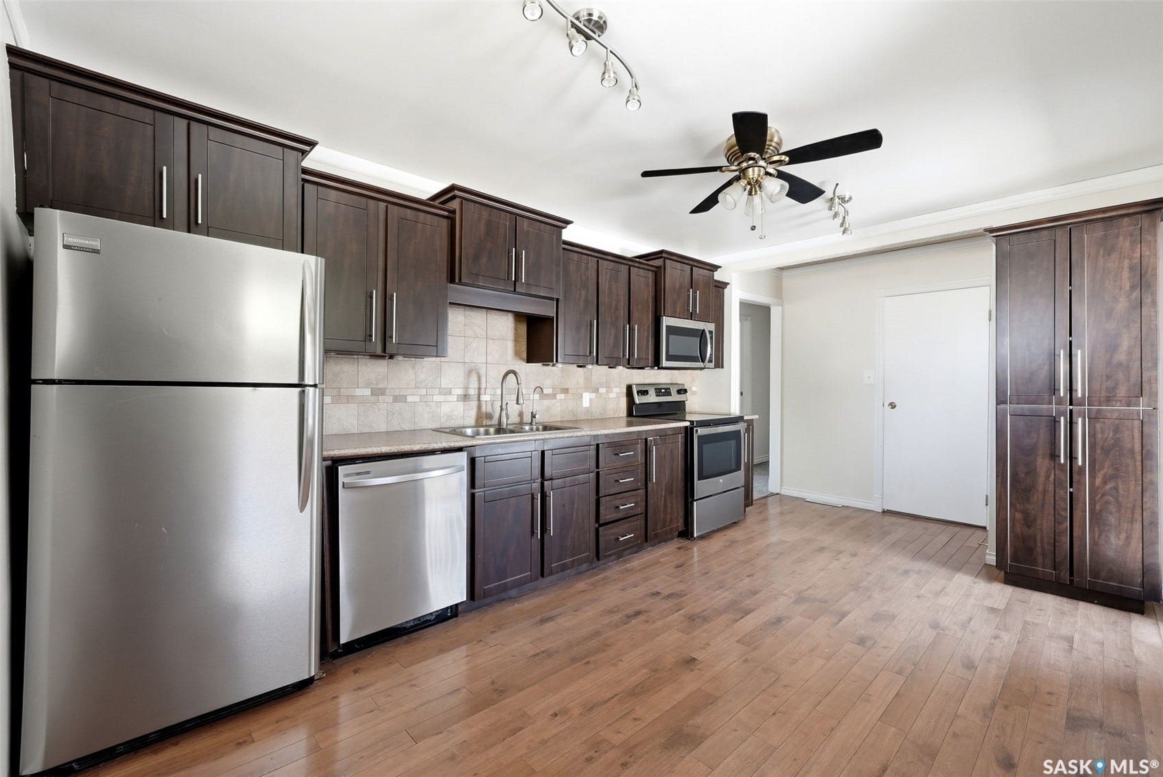 1410 4th Avenue N, Regina SK S4R 0T1