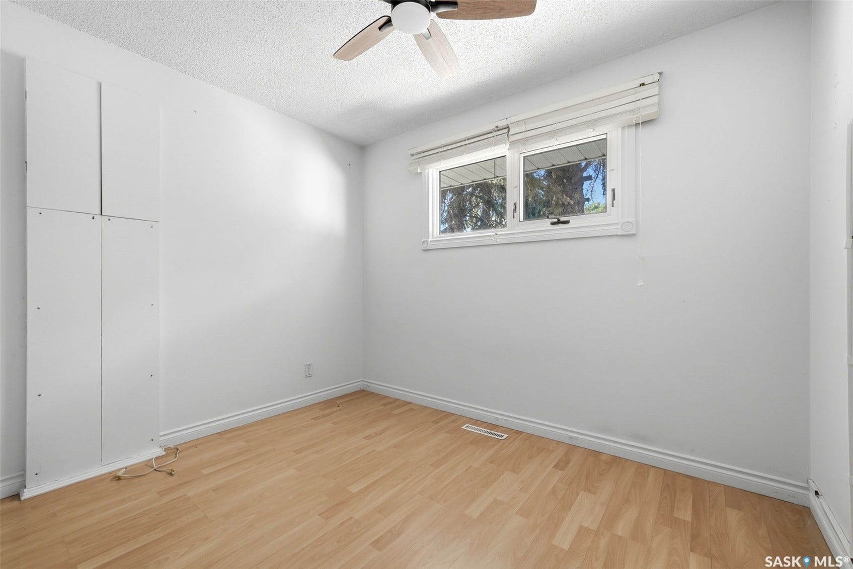 1410 4th Avenue N, Regina SK S4R 0T1