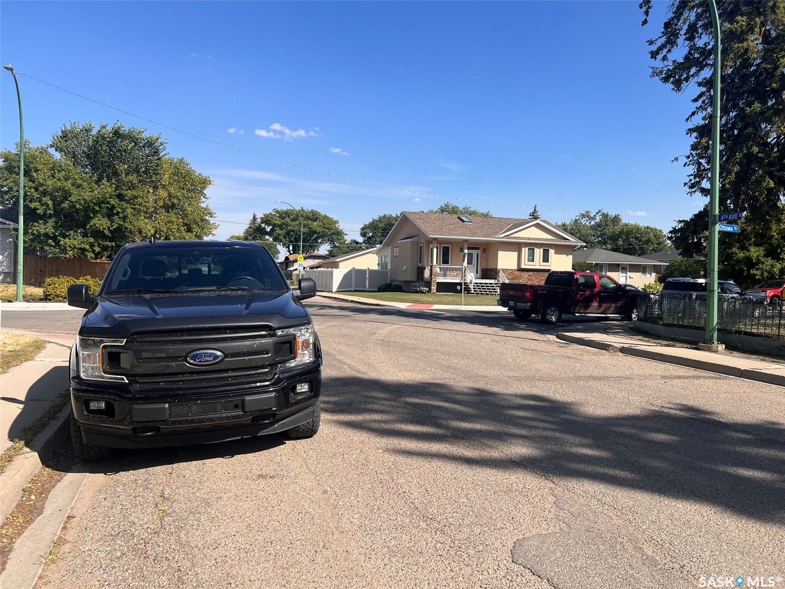 1410 4th Avenue N, Regina SK S4R 0T1