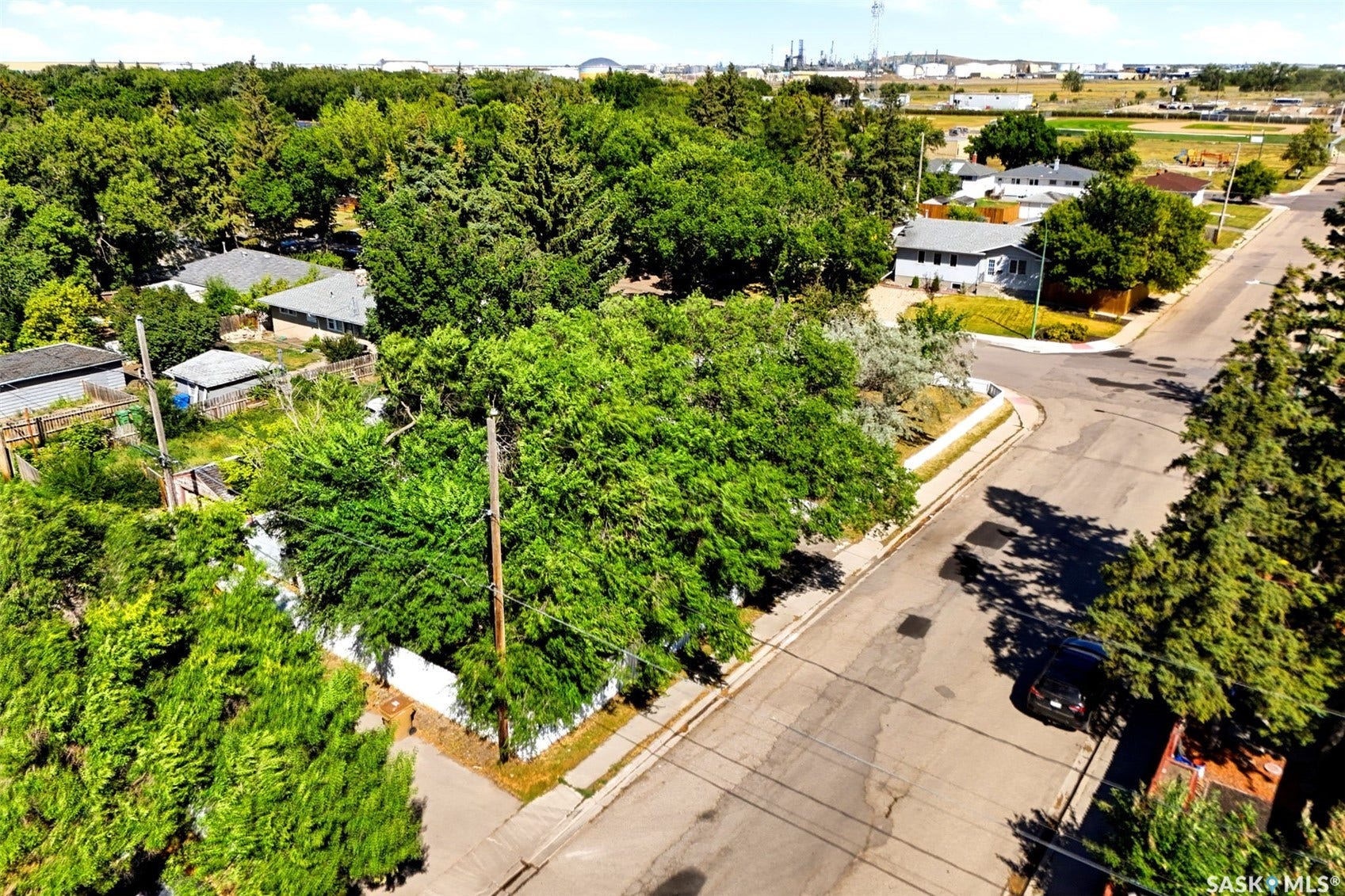 1410 4th Avenue N, Regina SK S4R 0T1