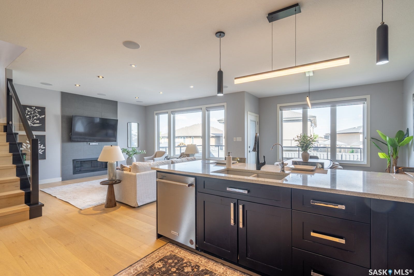 4311 Sandpiper Crescent E, Regina SK S4V 1N3 4311 Sandpiper Crescent E, Regina SK S4V 1N3