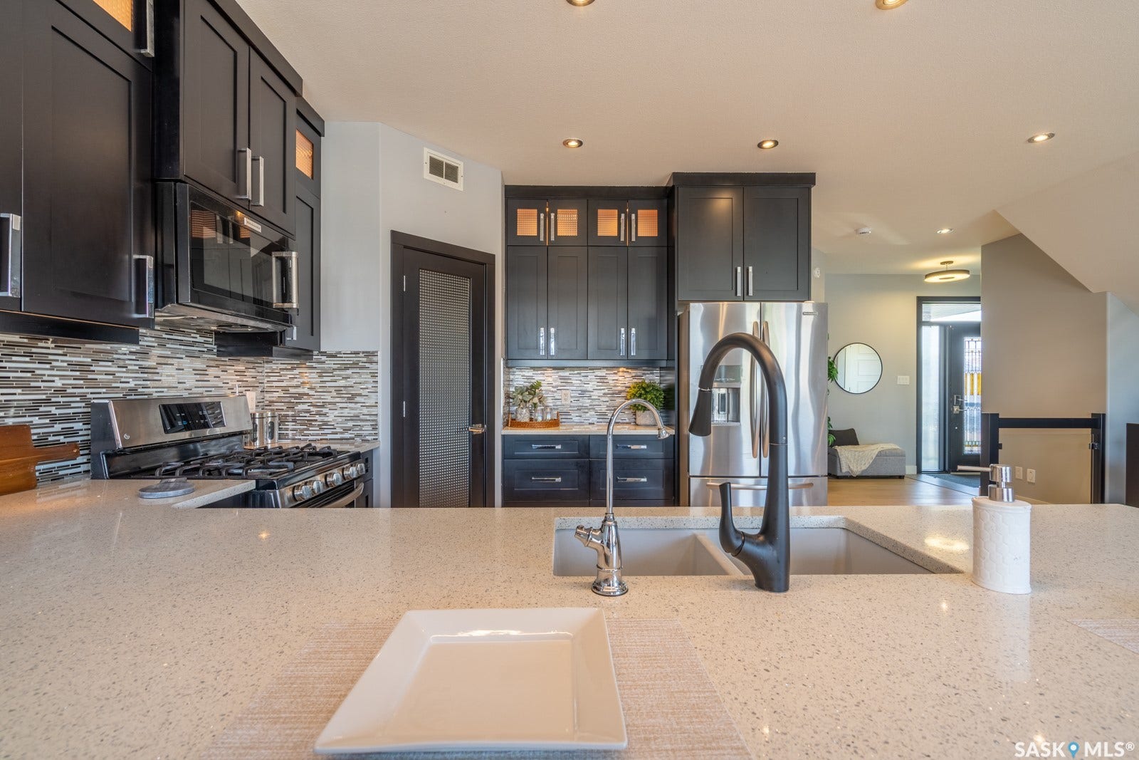 4311 Sandpiper Crescent E, Regina SK S4V 1N3 4311 Sandpiper Crescent E, Regina SK S4V 1N3