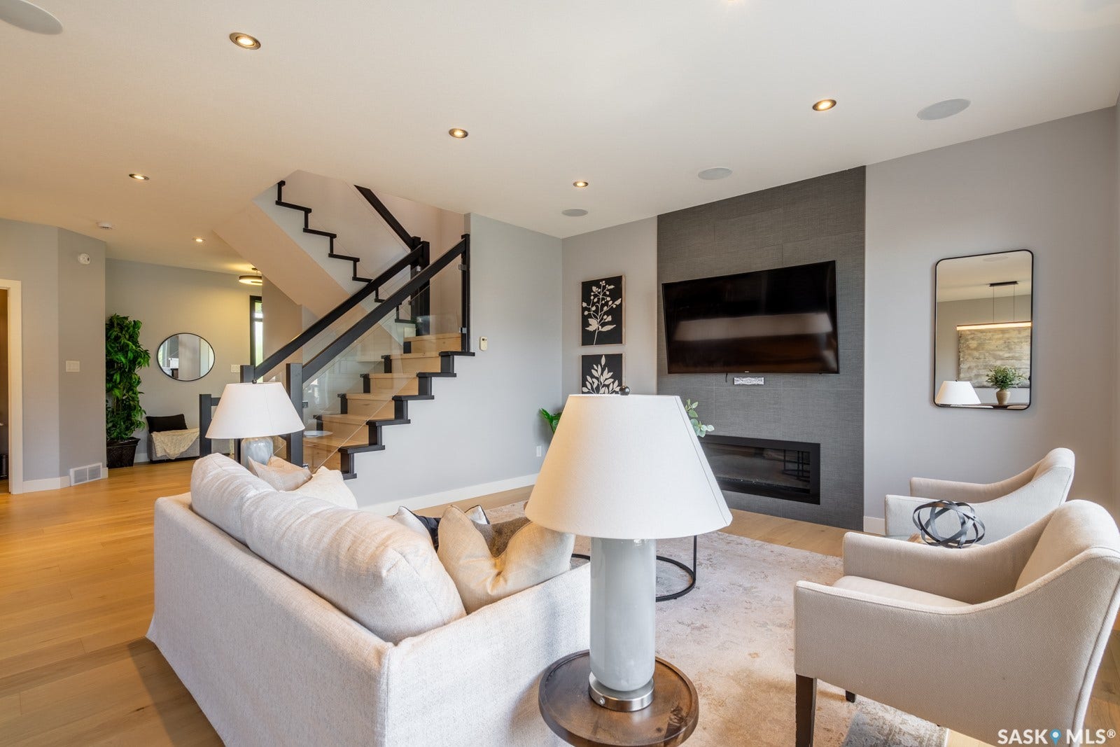 4311 Sandpiper Crescent E, Regina SK S4V 1N3 4311 Sandpiper Crescent E, Regina SK S4V 1N3