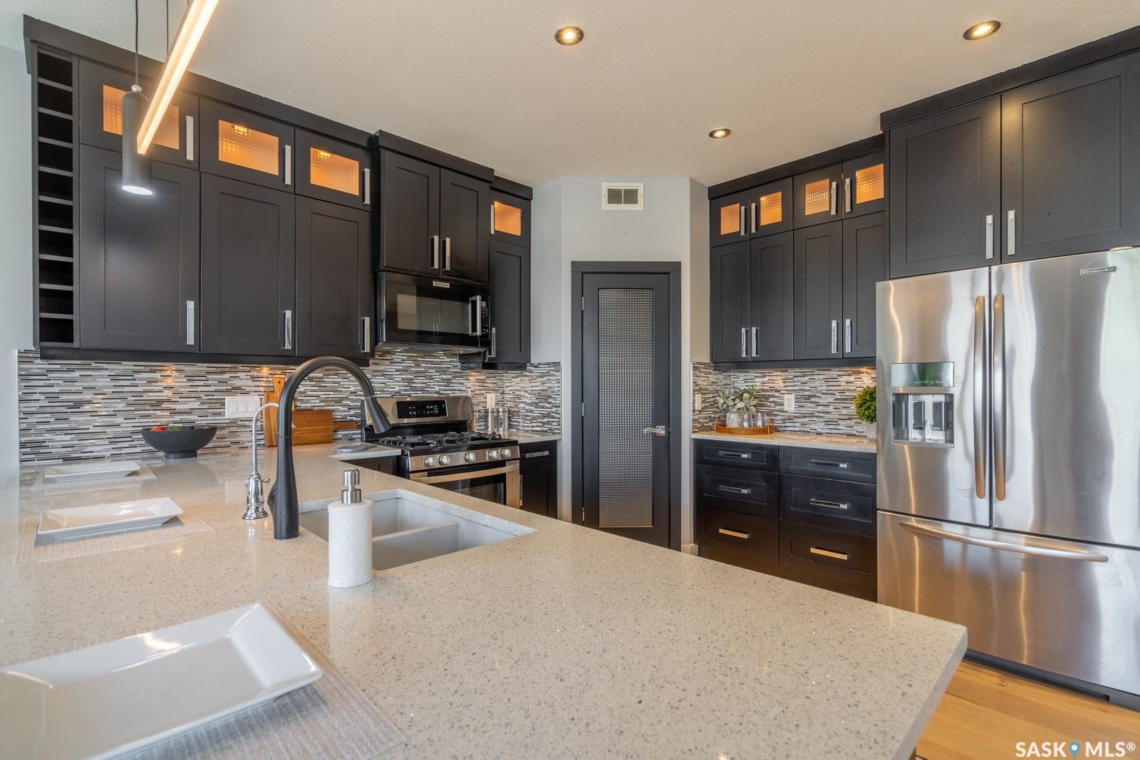 4311 Sandpiper Crescent E, Regina SK S4V 1N3 4311 Sandpiper Crescent E, Regina SK S4V 1N3
