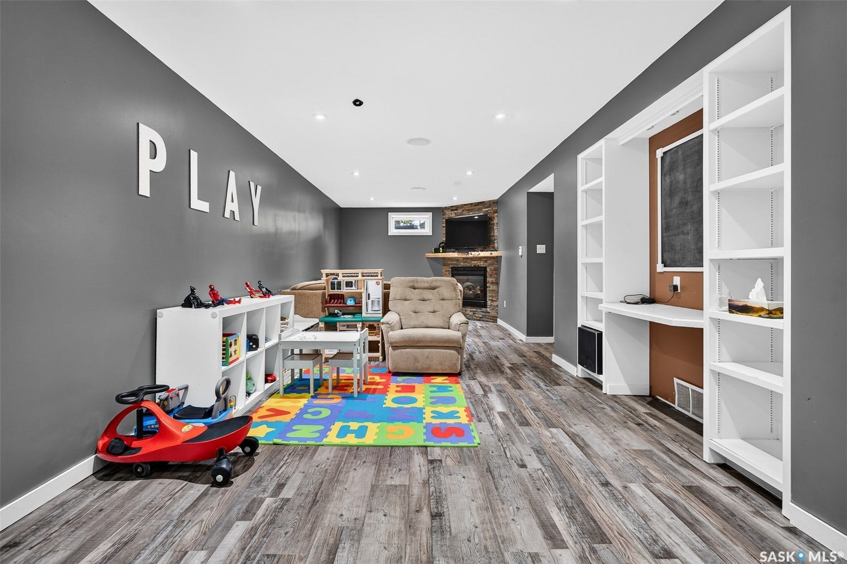 1214 Grandview Street W, Moose Jaw SK S6H 5M2