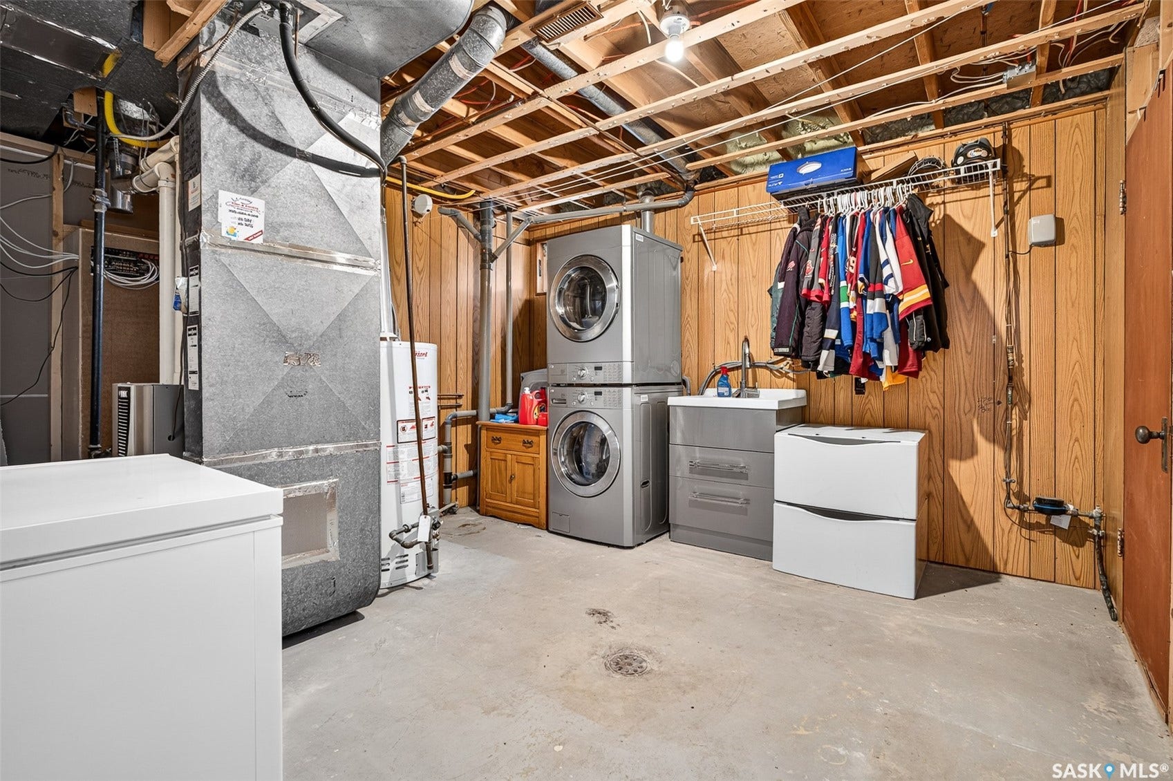 1214 Grandview Street W, Moose Jaw SK S6H 5M2