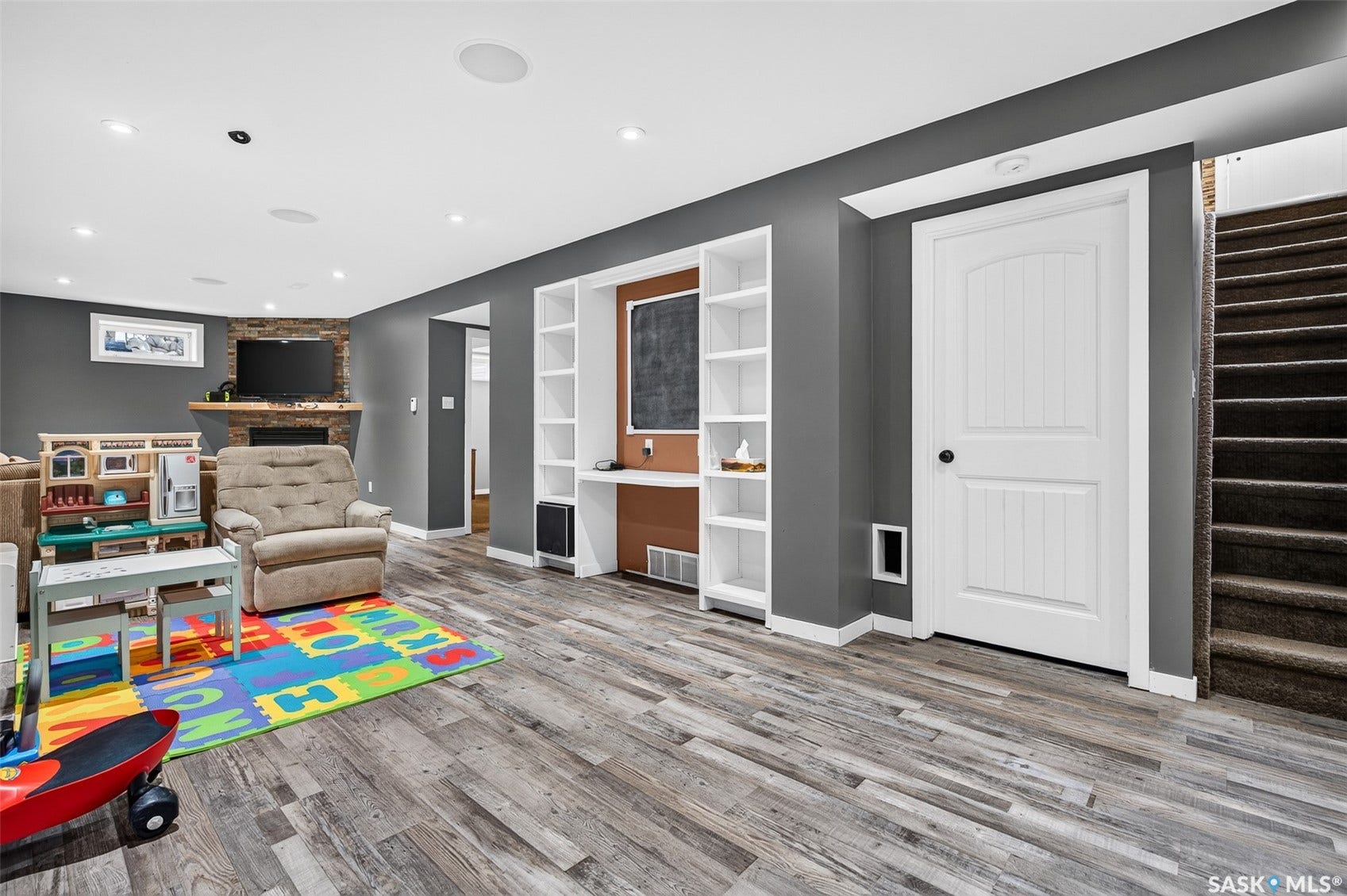 1214 Grandview Street W, Moose Jaw SK S6H 5M2