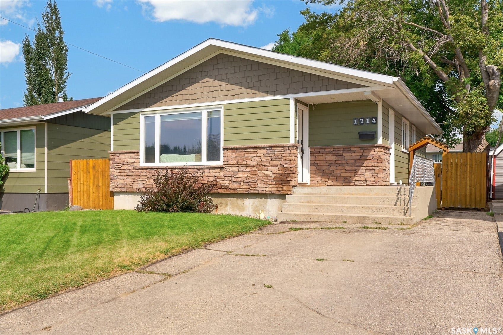 1214 Grandview Street W, Moose Jaw SK S6H 5M2