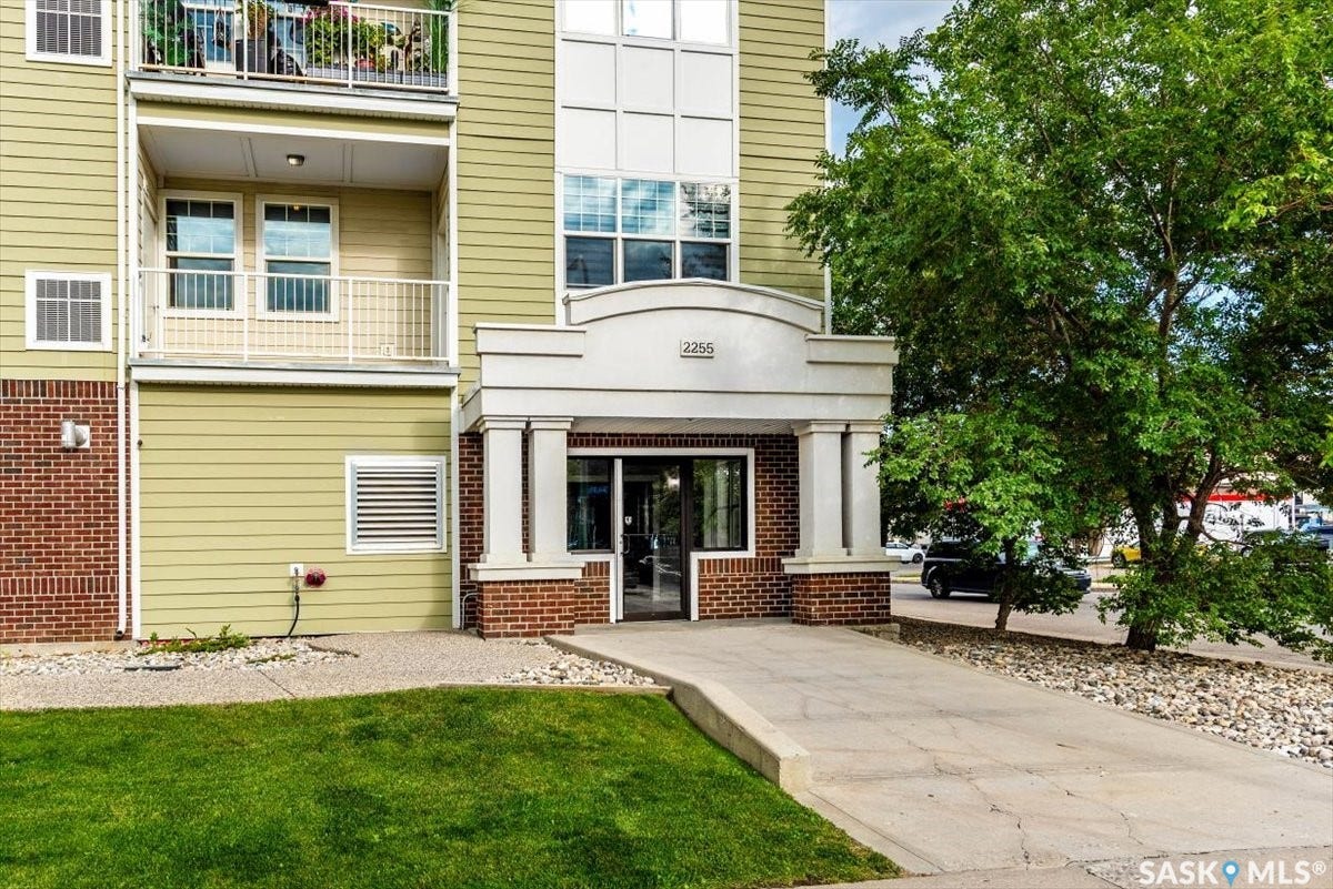 2255 ANGUS Street, #202, Regina SK S4T 2A3 2255 ANGUS Street, #202, Regina SK S4T 2A3
