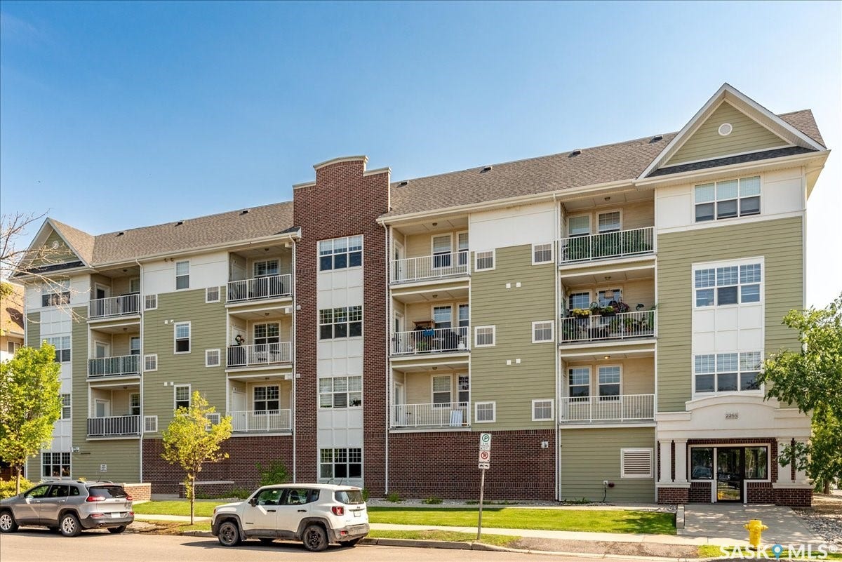 2255 ANGUS Street, #202, Regina SK S4T 2A3 2255 ANGUS Street, #202, Regina SK S4T 2A3