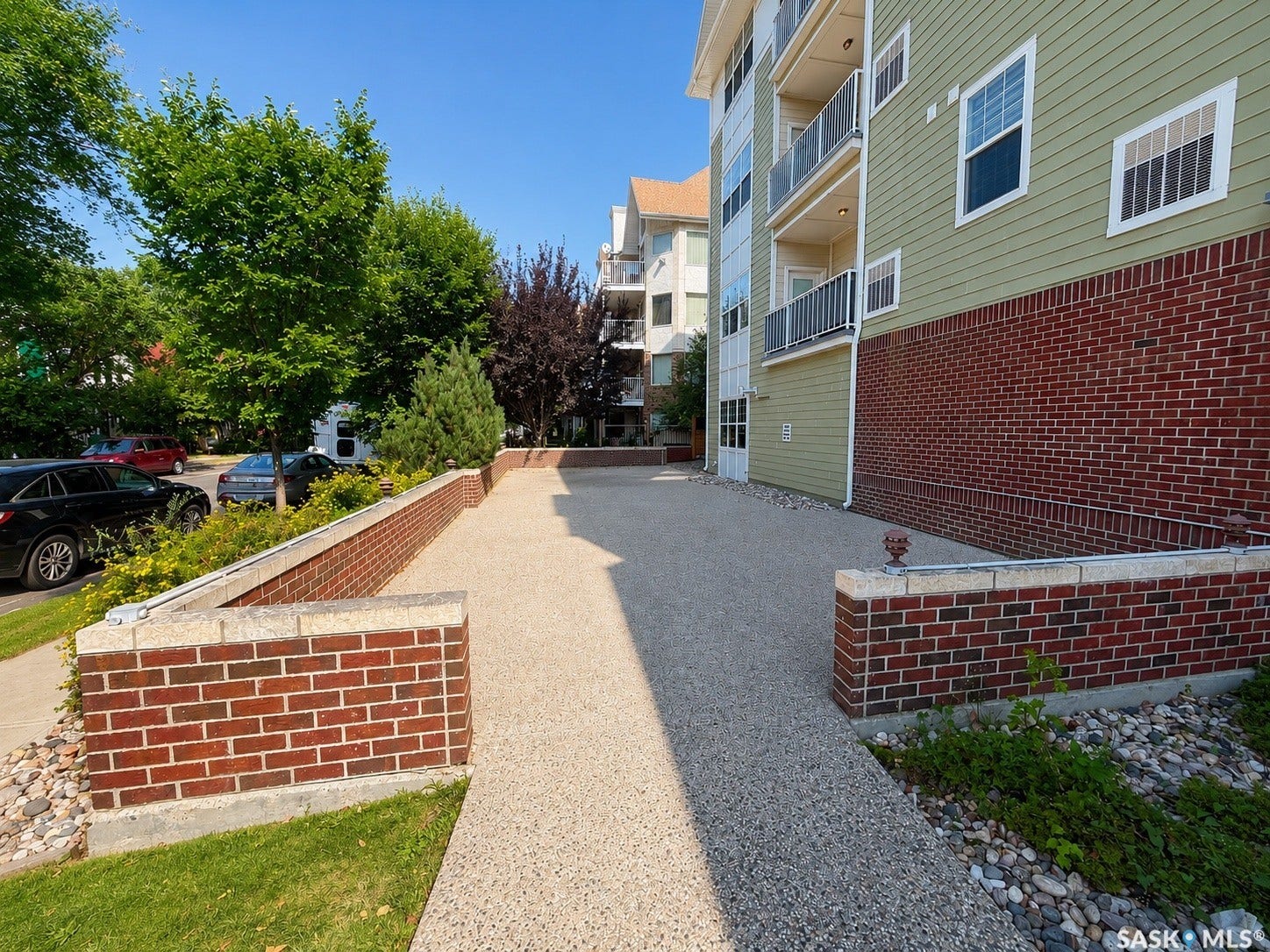 2255 ANGUS Street, #202, Regina SK S4T 2A3 2255 ANGUS Street, #202, Regina SK S4T 2A3