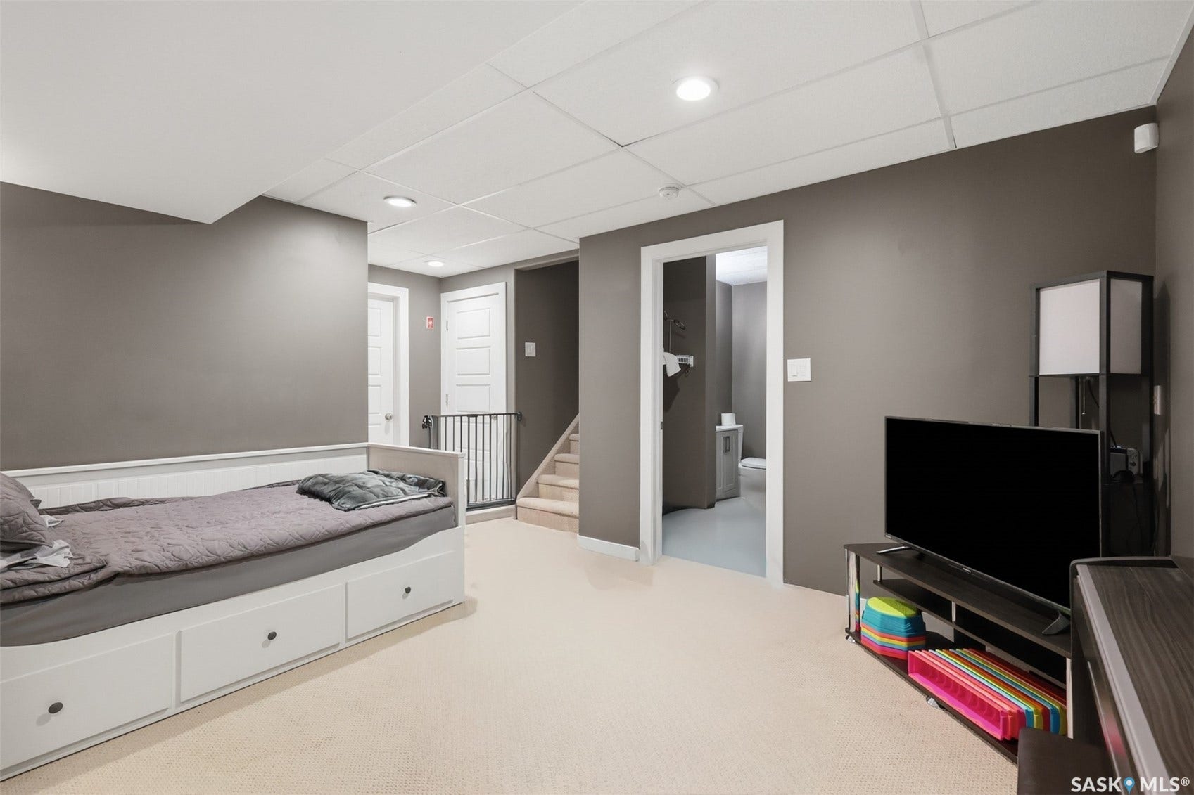 518 Klassen Crescent, Saskatoon SK S7R 0G2