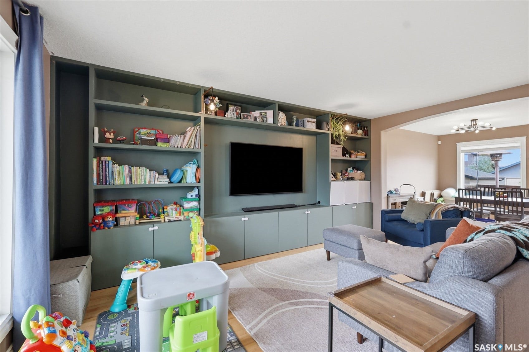 518 Klassen Crescent, Saskatoon SK S7R 0G2