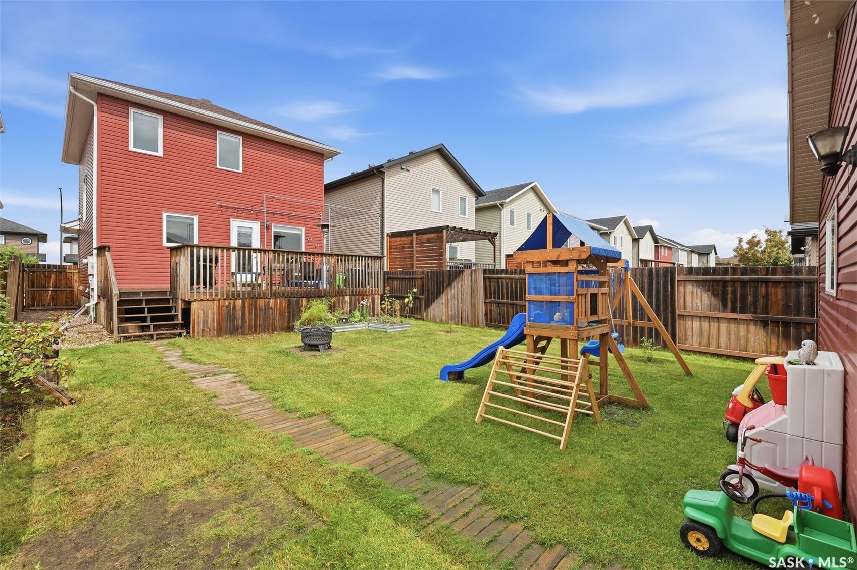 518 Klassen Crescent, Saskatoon SK S7R 0G2